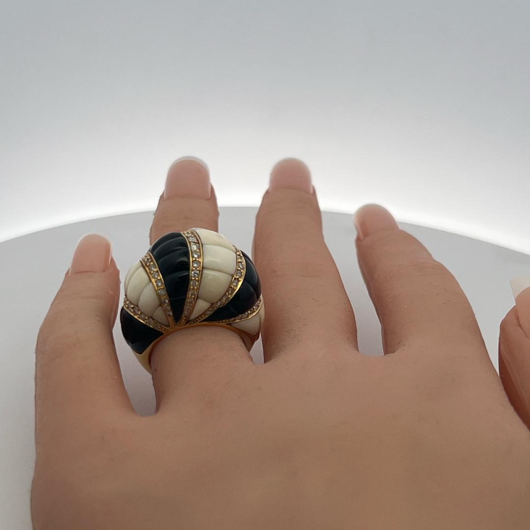 18K Yellow Gold Cocktail Ring with Onyx 0.29 Carat Round Diamonds Size 6.75