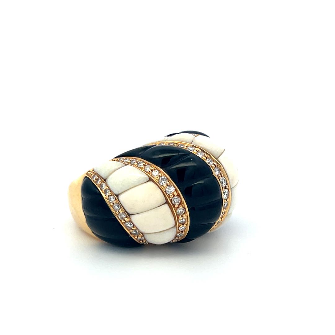 18K Yellow Gold Cocktail Ring with Onyx 0.29 Carat Round Diamonds Size 6.75