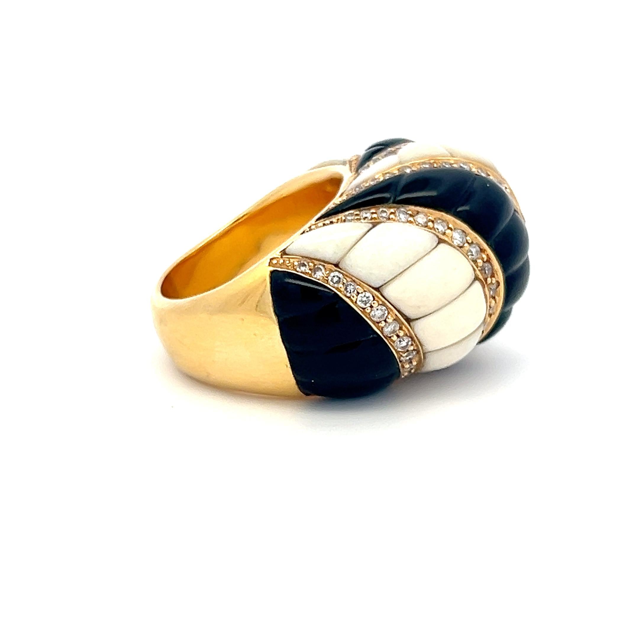 18K Yellow Gold Cocktail Ring with Onyx 0.29 Carat Round Diamonds Size 6.75