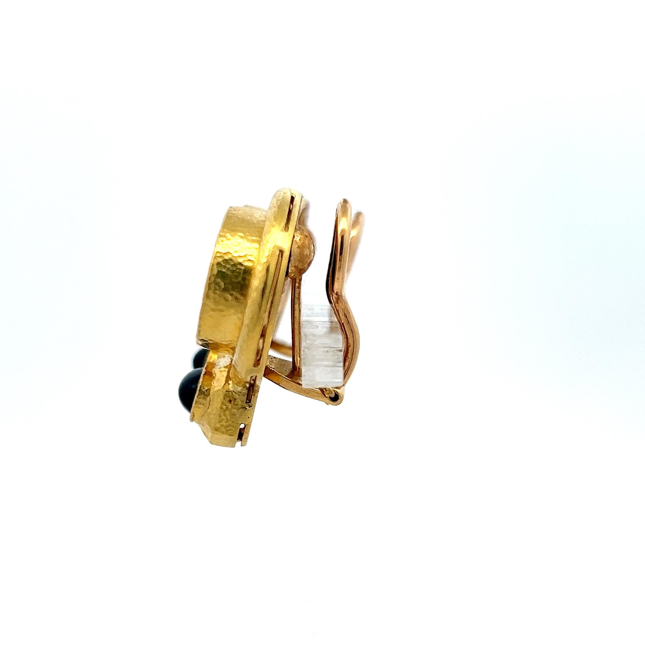 Elizabeth Gauge 18K Yellow Gold Clip-On Earrings with 15.42x13.03mm Onyx