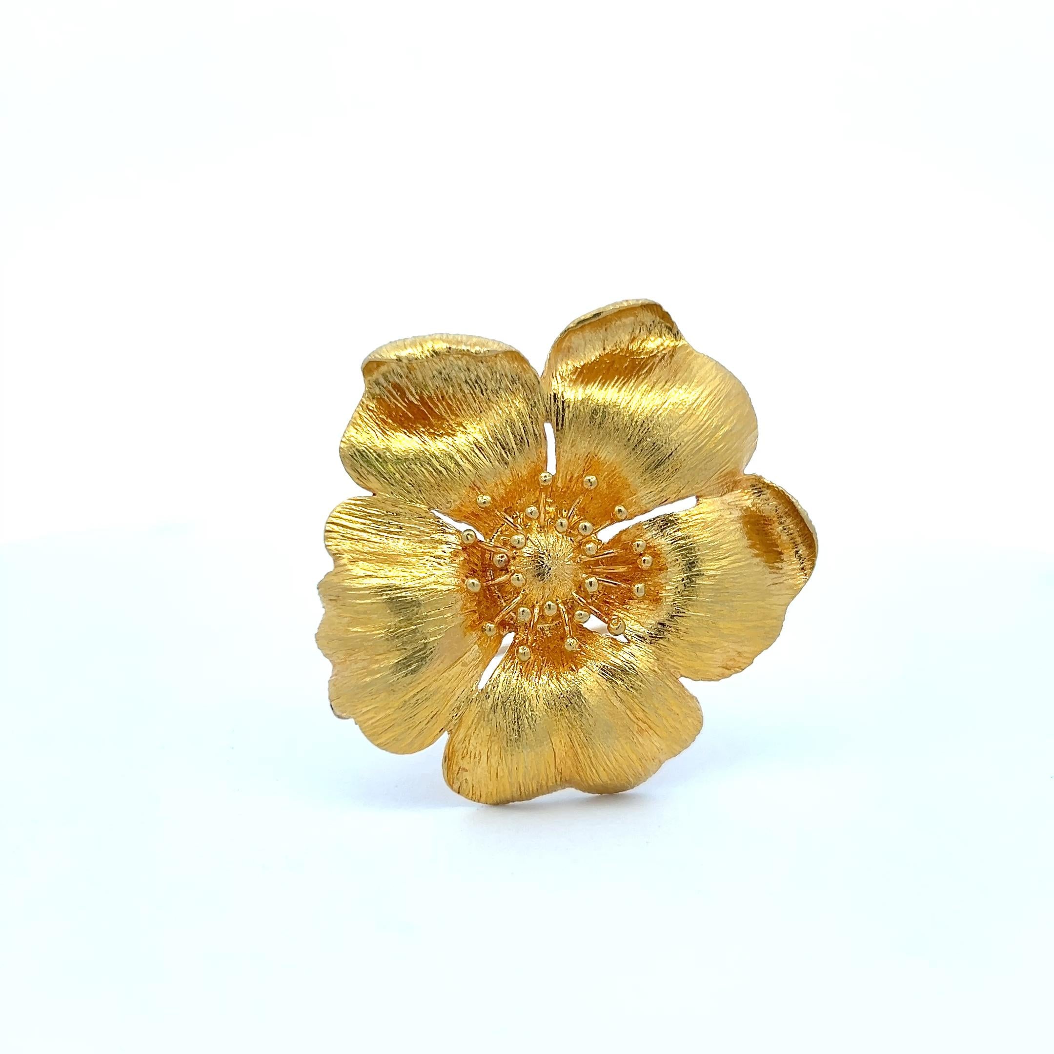 Lalaounis 18 Karat Yellow Gold Textured Floral Pin Brooch 18.7 Grams