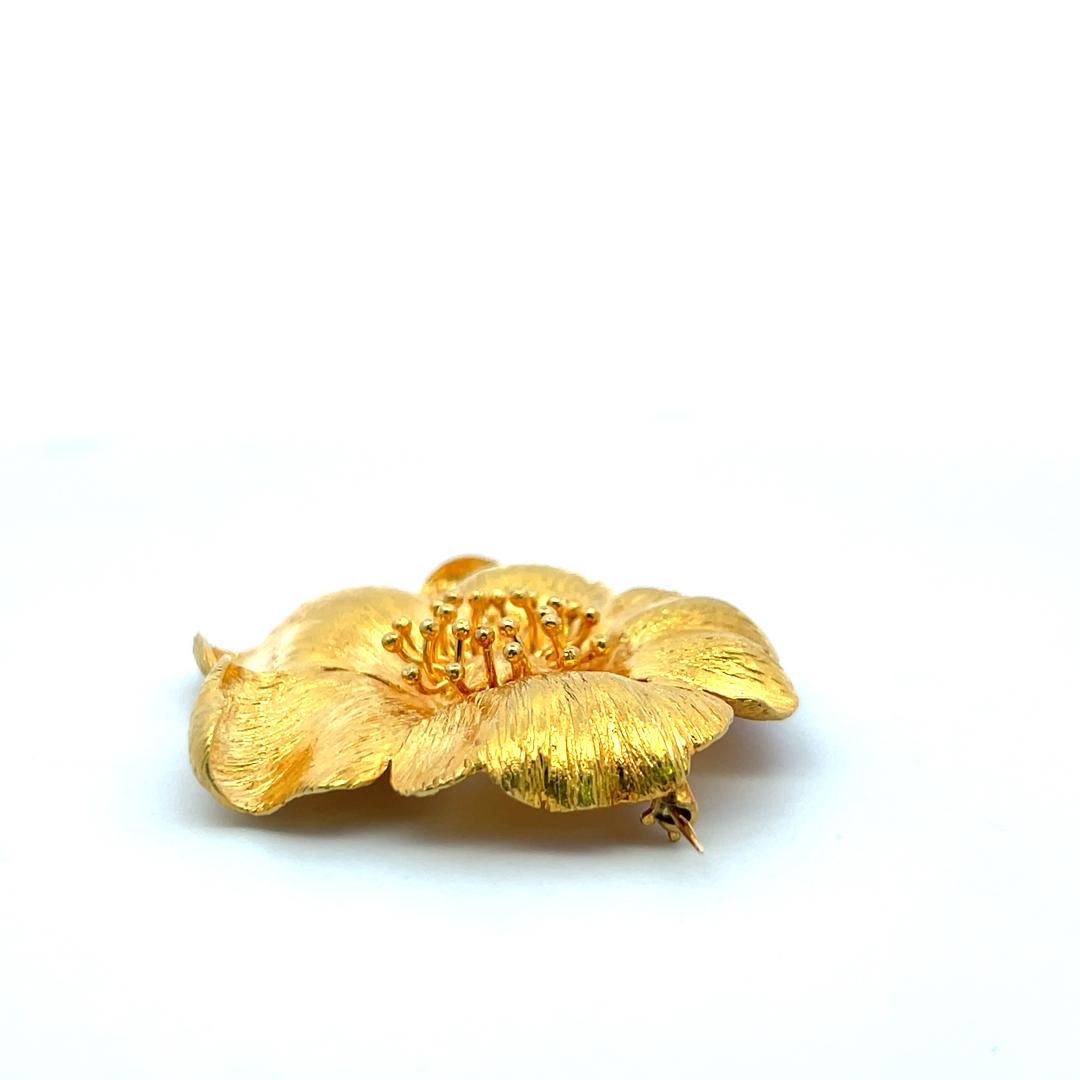 Lalaounis 18 Karat Yellow Gold Textured Floral Pin Brooch 18.7 Grams