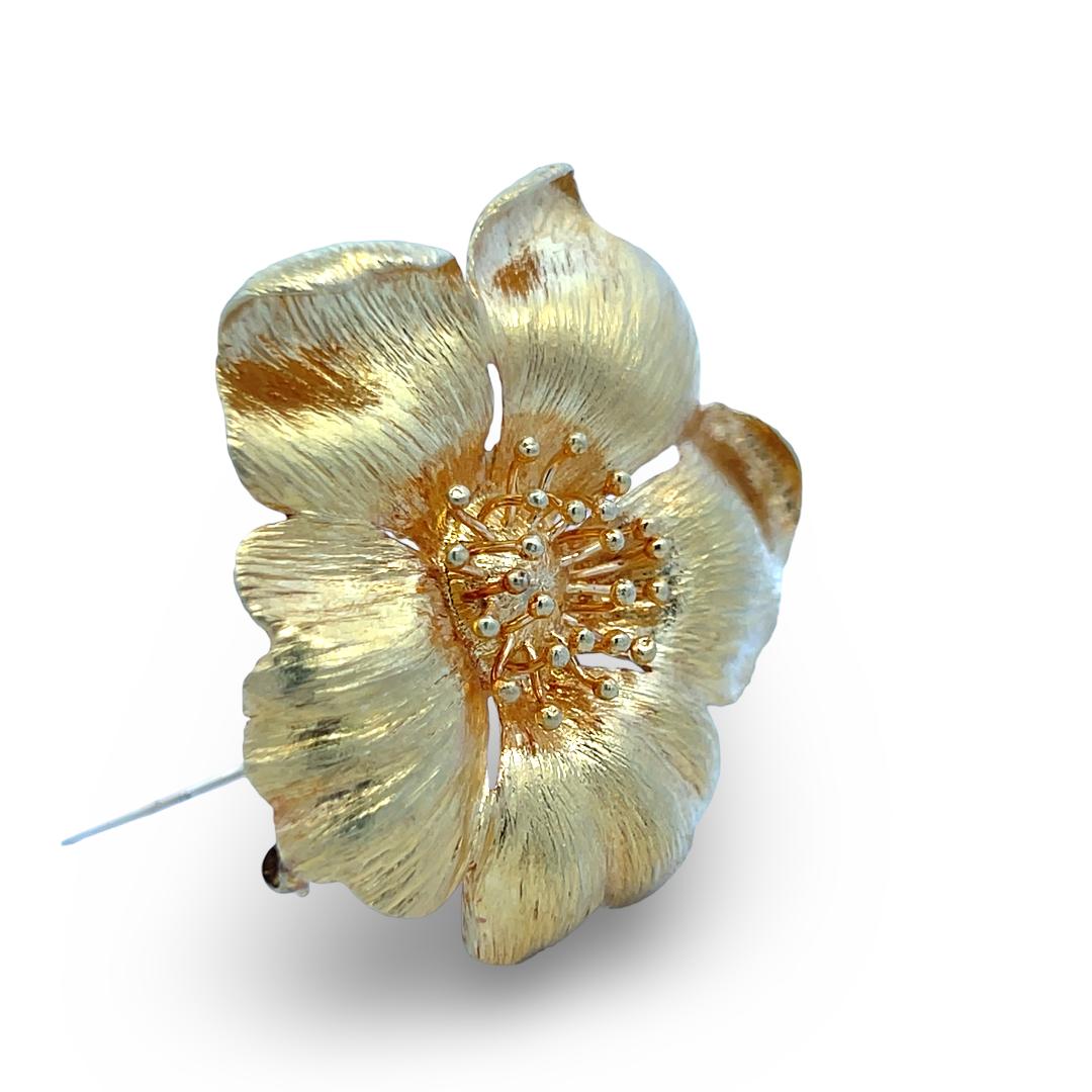 Lalaounis 18 Karat Yellow Gold Textured Floral Pin Brooch 18.7 Grams