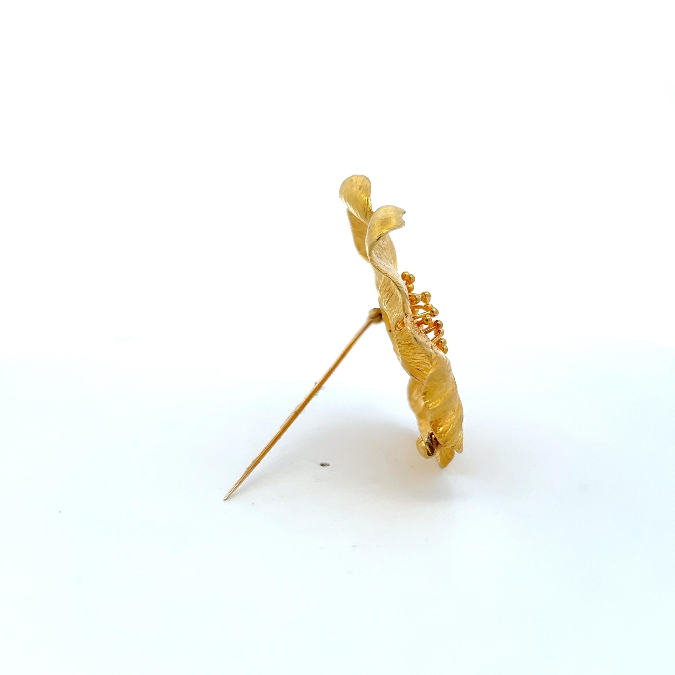 Lalaounis 18 Karat Yellow Gold Textured Floral Pin Brooch 18.7 Grams