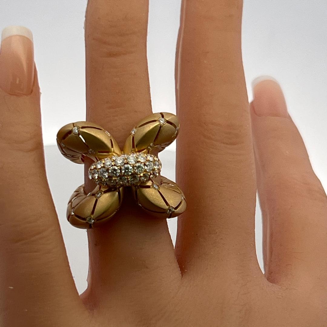Vintage 18K Yellow Gold Cocktail Ring with 1.4 Carat Round H VS Diamonds Size 6
