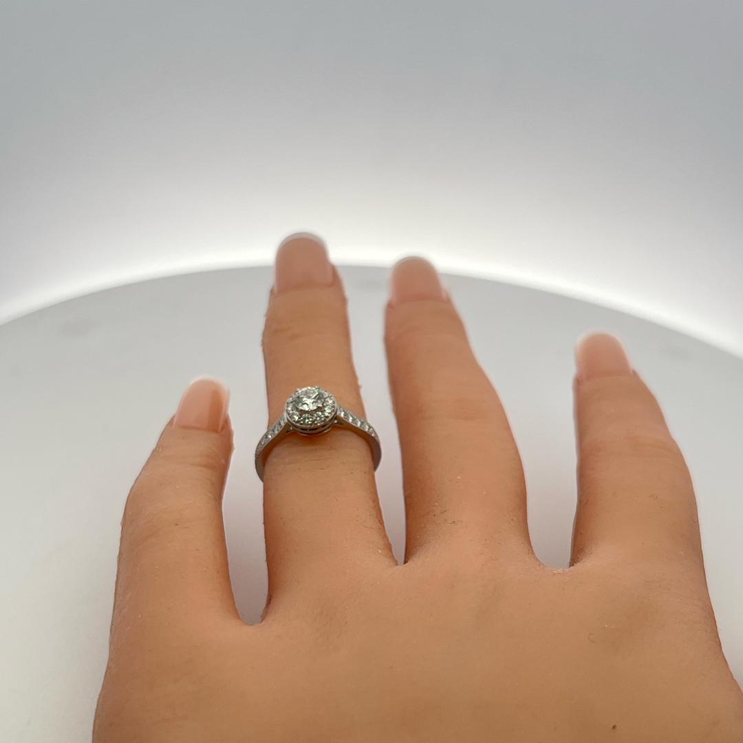 Van Cleef & Arpels Platinum Engagement Ring 0.77 Carat Round Diamonds E VVS2 GIA
