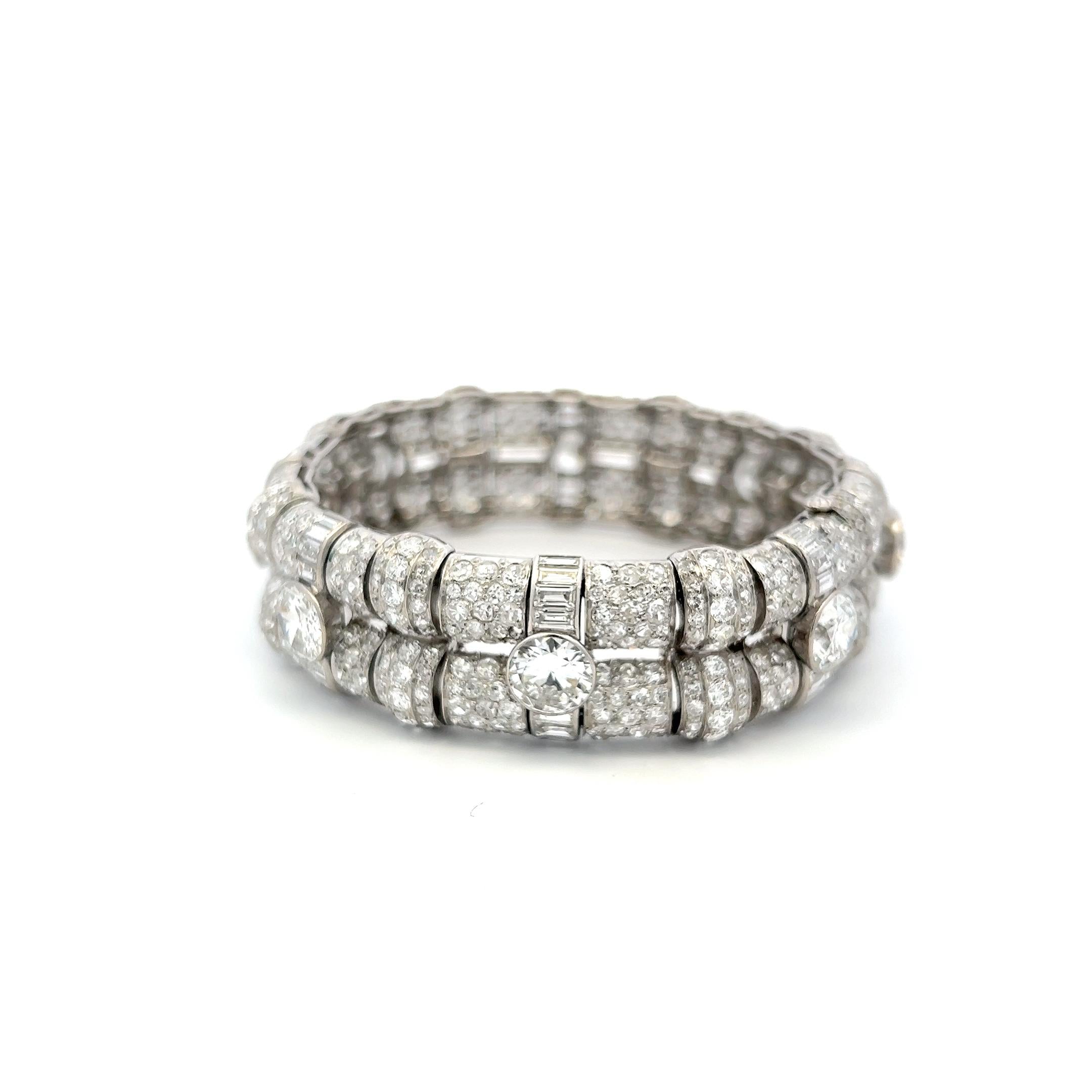 Vintage Platinum Art-Deco Bracelet with 29.4ct Old European & Baguette Diamonds