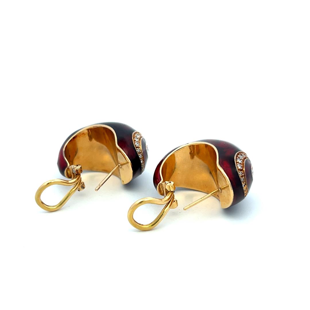 Vintage 18K Yellow Gold Clip On Earrings with 1 Carat Round H VS Diamonds