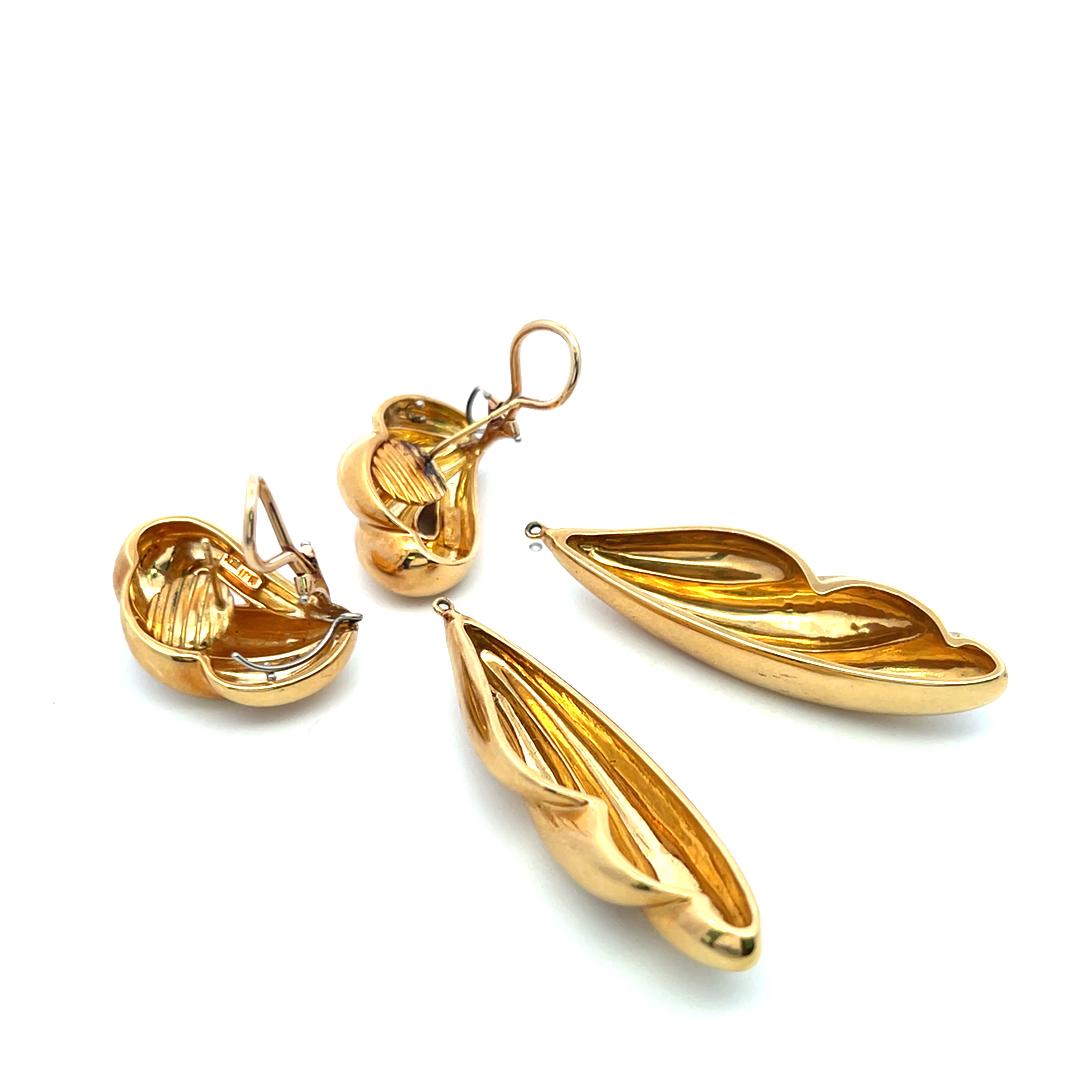 Vintage 18K Yellow Gold Bold Dangling Earrings 2.96 Inch 43.49 Grams