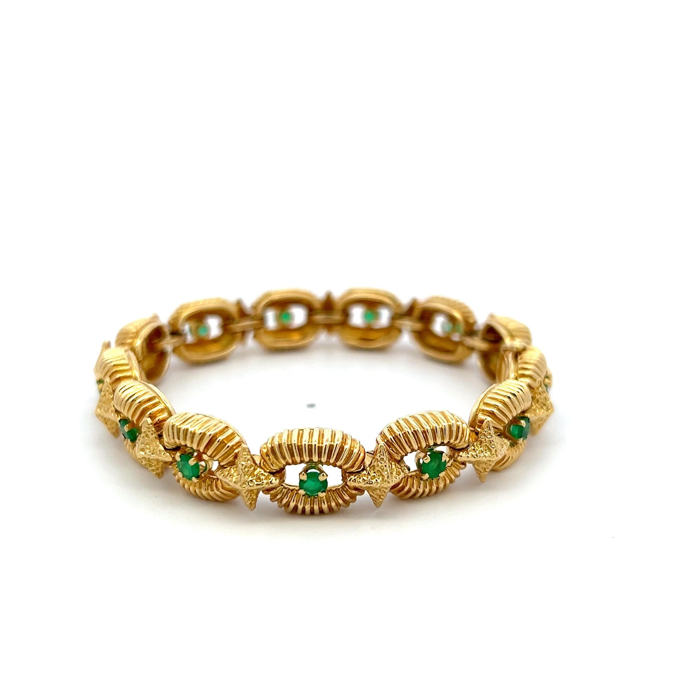 Tiffany & Co Vintage 18 Karat Yellow Gold Link Bracelet with 1.3 Carat Emeralds
