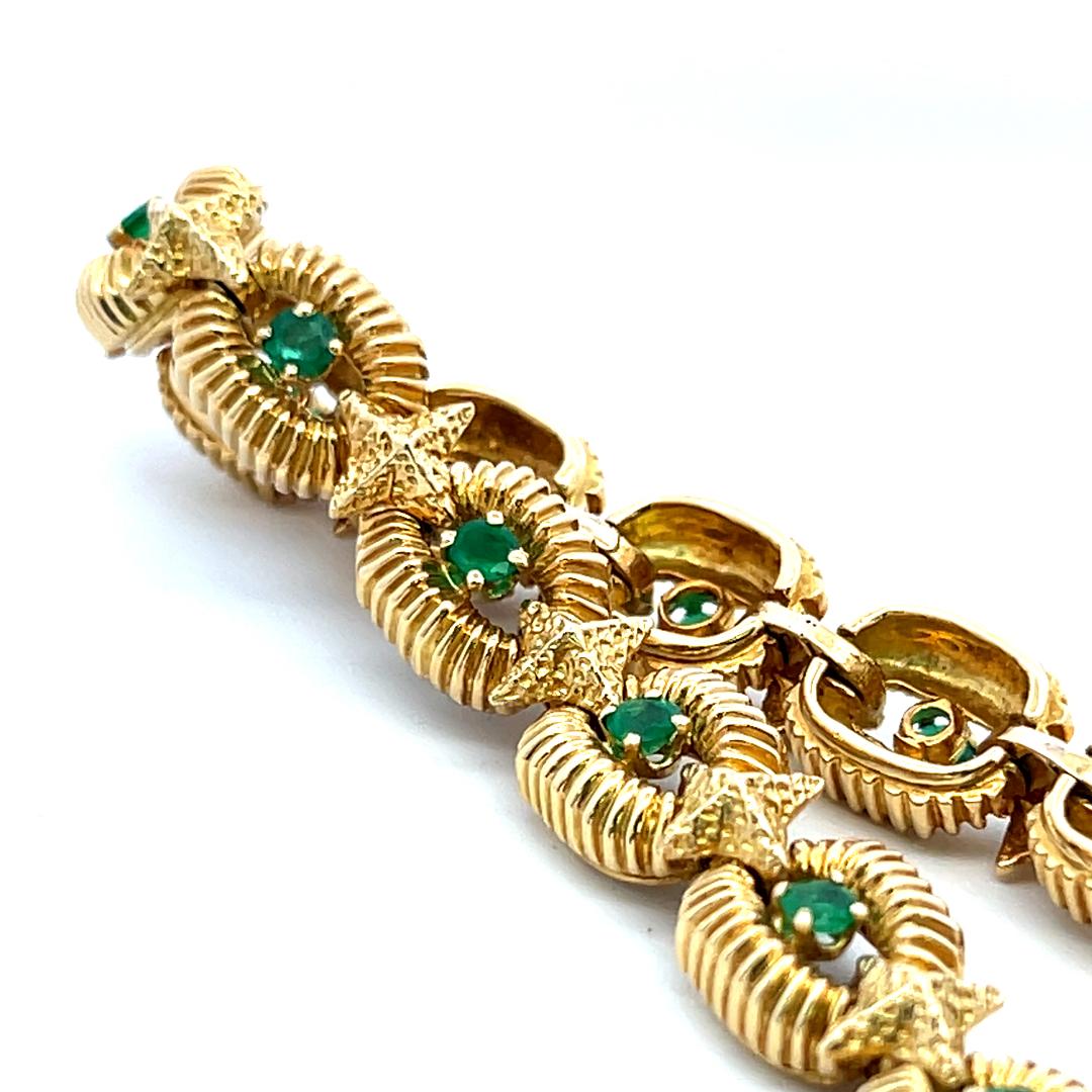 Tiffany & Co Vintage 18 Karat Yellow Gold Link Bracelet with 1.3 Carat Emeralds