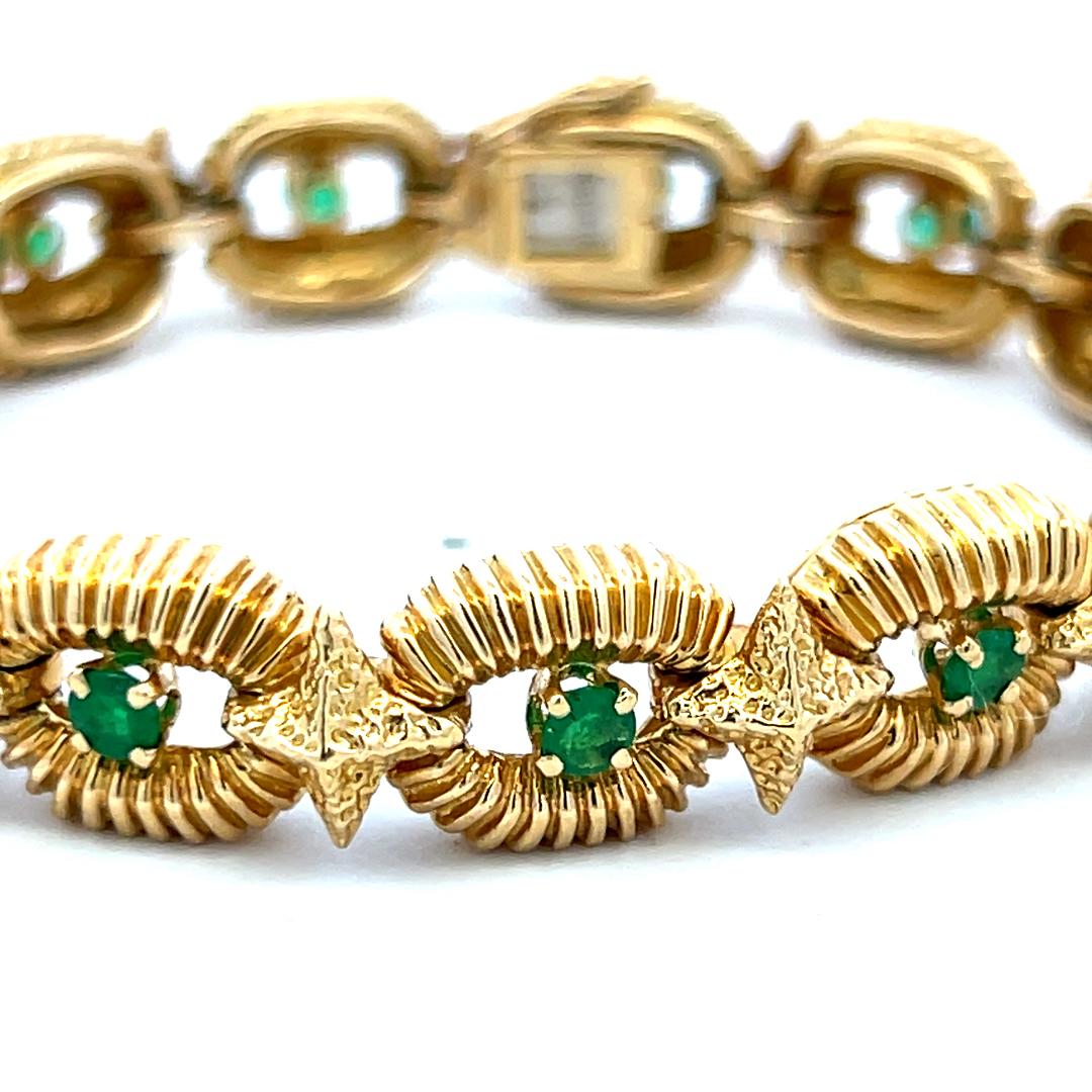 Tiffany & Co Vintage 18 Karat Yellow Gold Link Bracelet with 1.3 Carat Emeralds