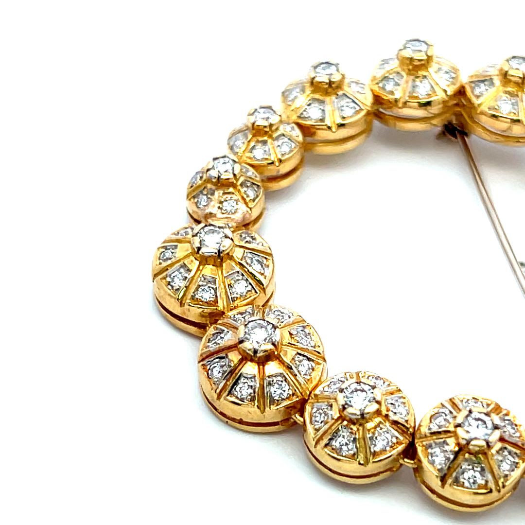 Vintage 18K Yellow Gold Pin Brooch with 1.36 Carat Round H VS Diamonds