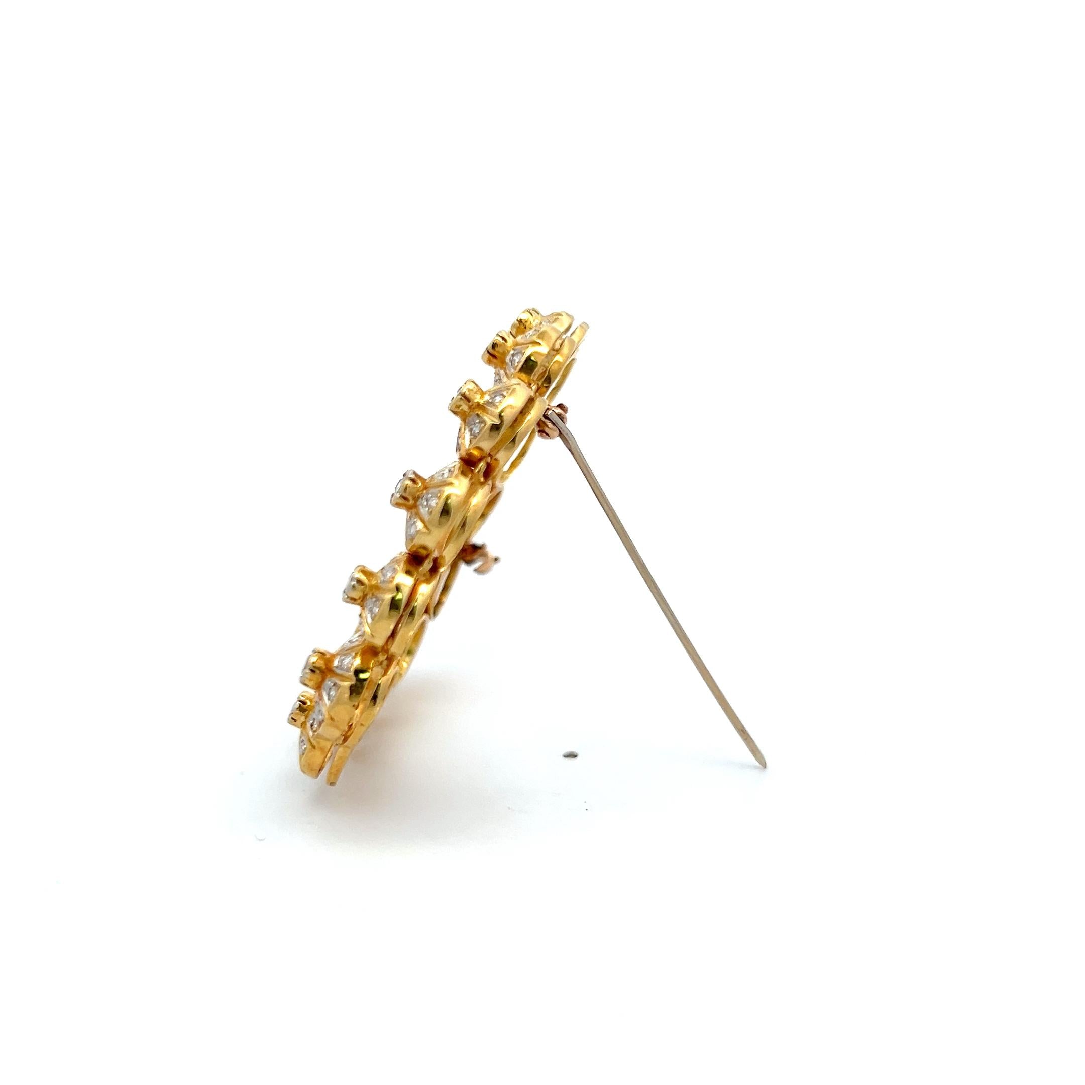 Vintage 18K Yellow Gold Pin Brooch with 1.36 Carat Round H VS Diamonds