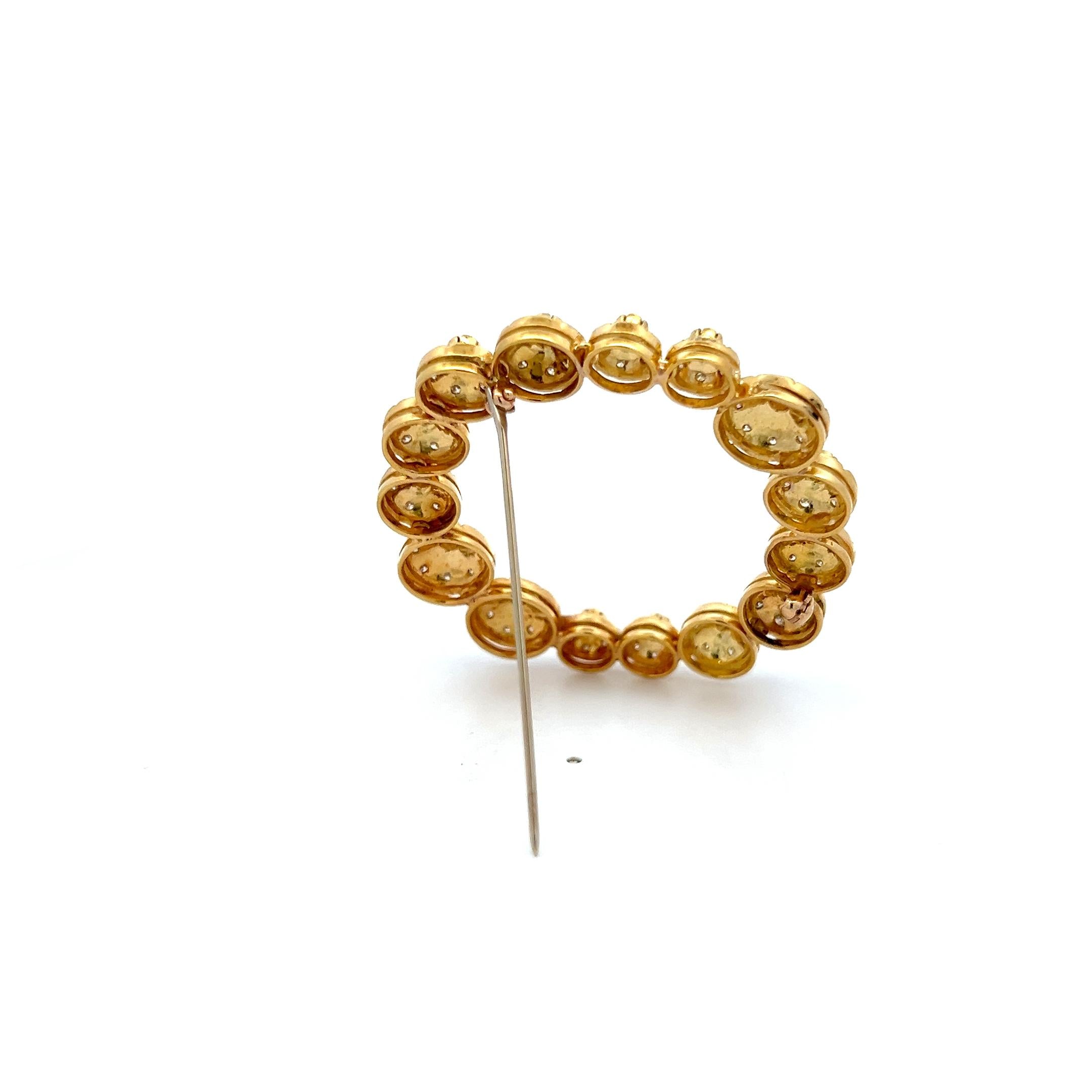 Vintage 18K Yellow Gold Pin Brooch with 1.36 Carat Round H VS Diamonds