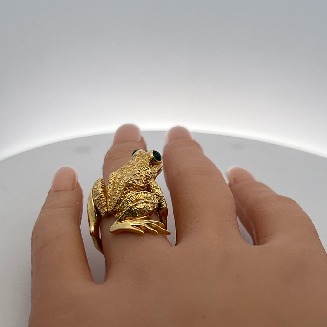 Kert Win 18K Yellow Gold Cocktail Frog Ring with 0.4 Carat Emerald in Size 7