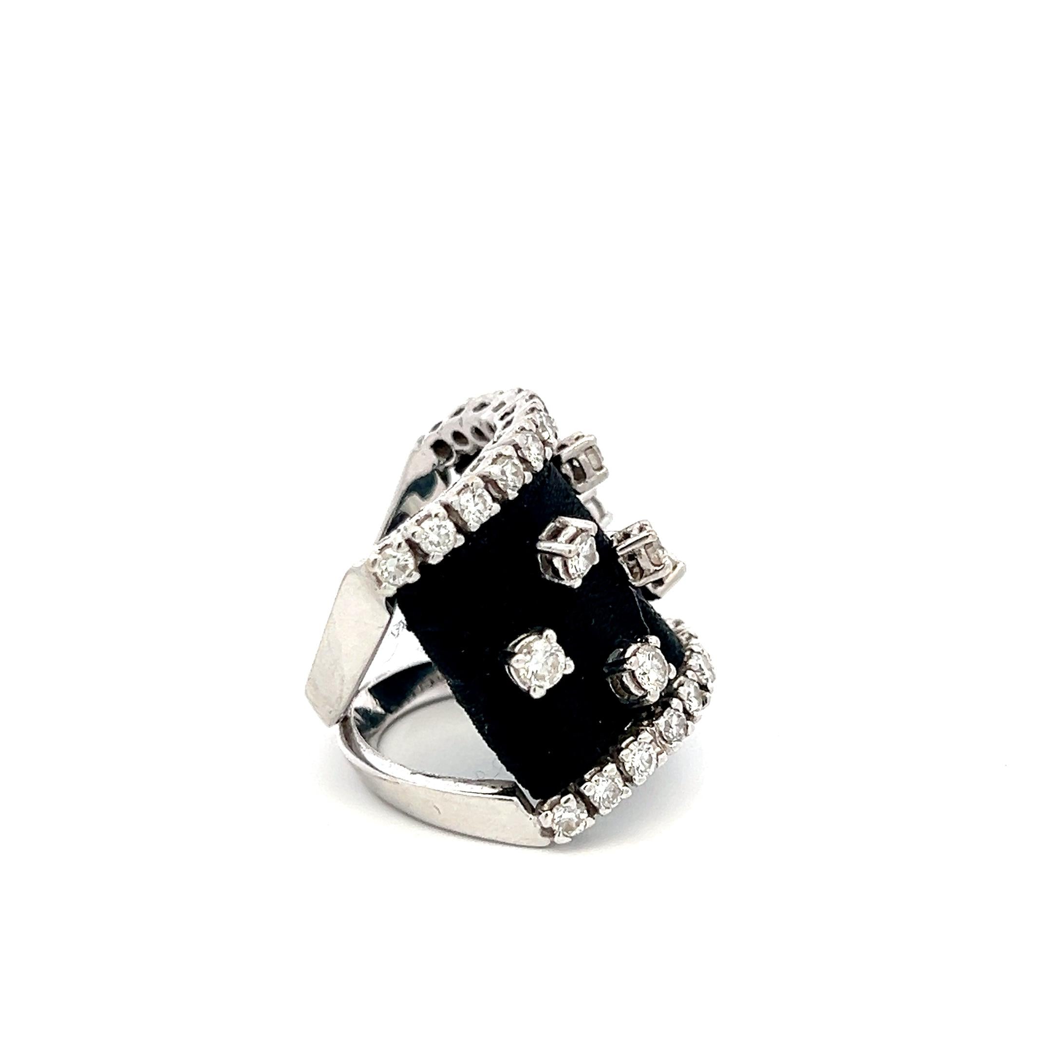 Vintage 18K White Gold Cocktail Ring with 1.8 Carat Round H VS Diamonds Size 6.5