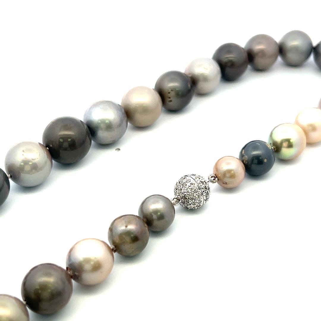 Vintage 18K White Gold Beaded Necklace with 0.96ct Round Diamonds & Pearls