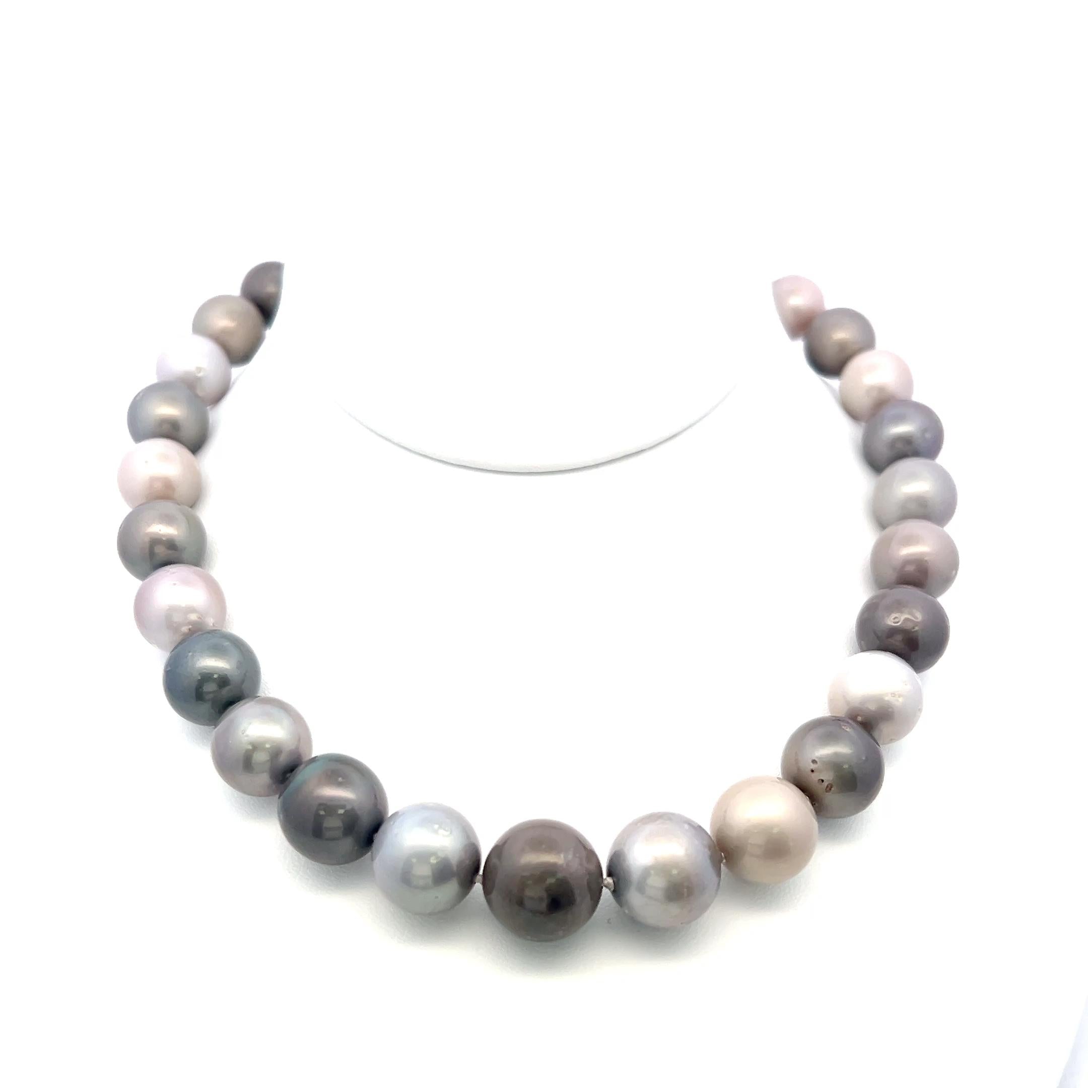 Vintage 18K White Gold Beaded Necklace with 0.96ct Round Diamonds & Pearls