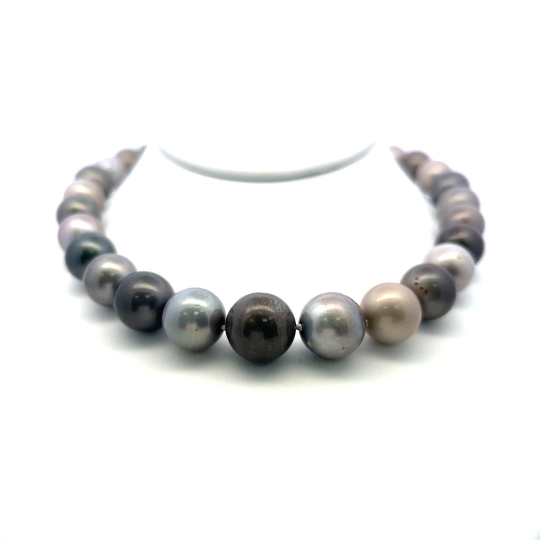 Vintage 18K White Gold Beaded Necklace with 0.96ct Round Diamonds & Pearls