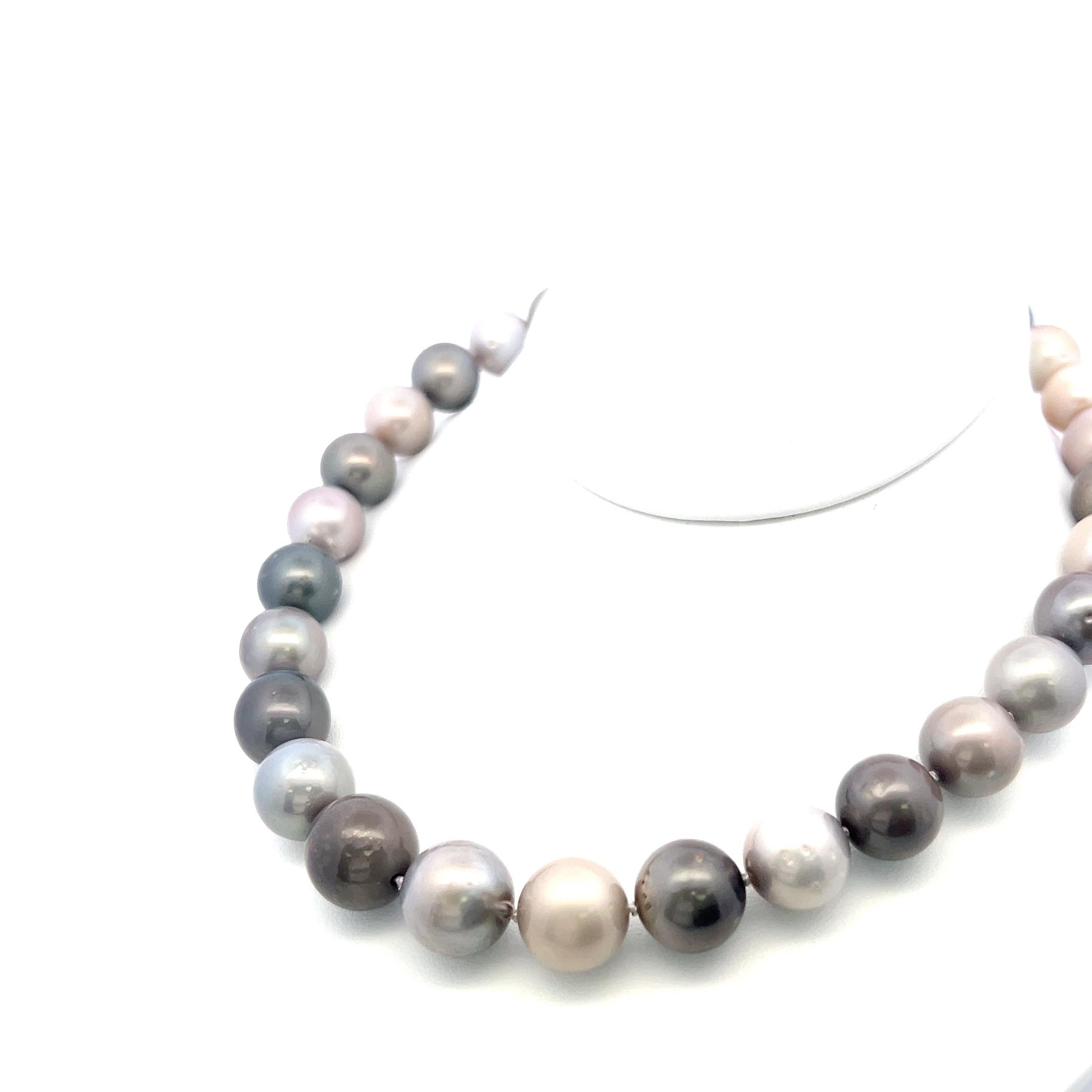 Vintage 18K White Gold Beaded Necklace with 0.96ct Round Diamonds & Pearls