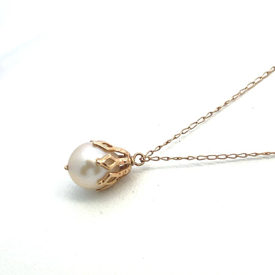 Vintage 14 Karat Yellow Gold Pendant Necklace 1.38 Grams 7.74MM Pearl