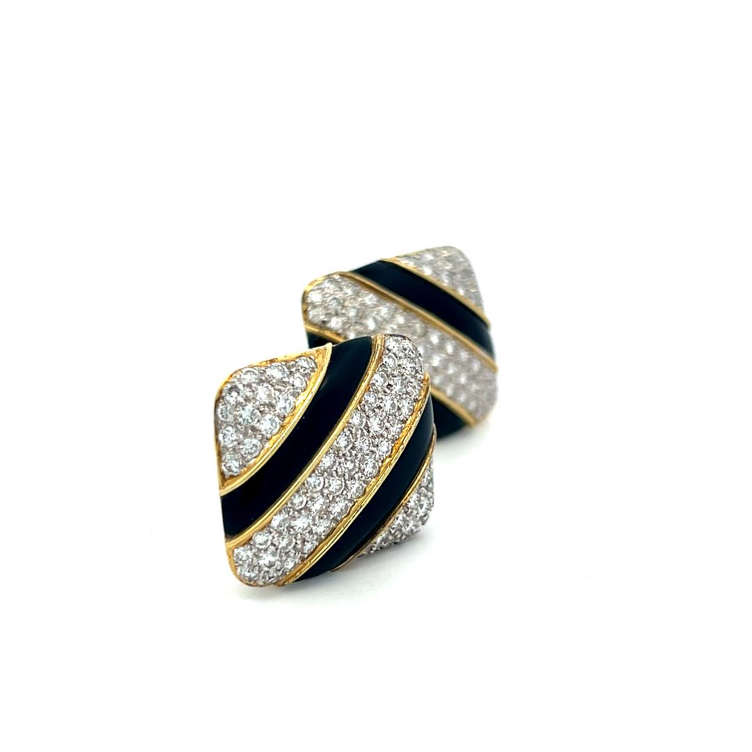 18K Yellow Gold Clip On Earrings with 2.5 Carat Round G VS Diamonds 33.62 Grams