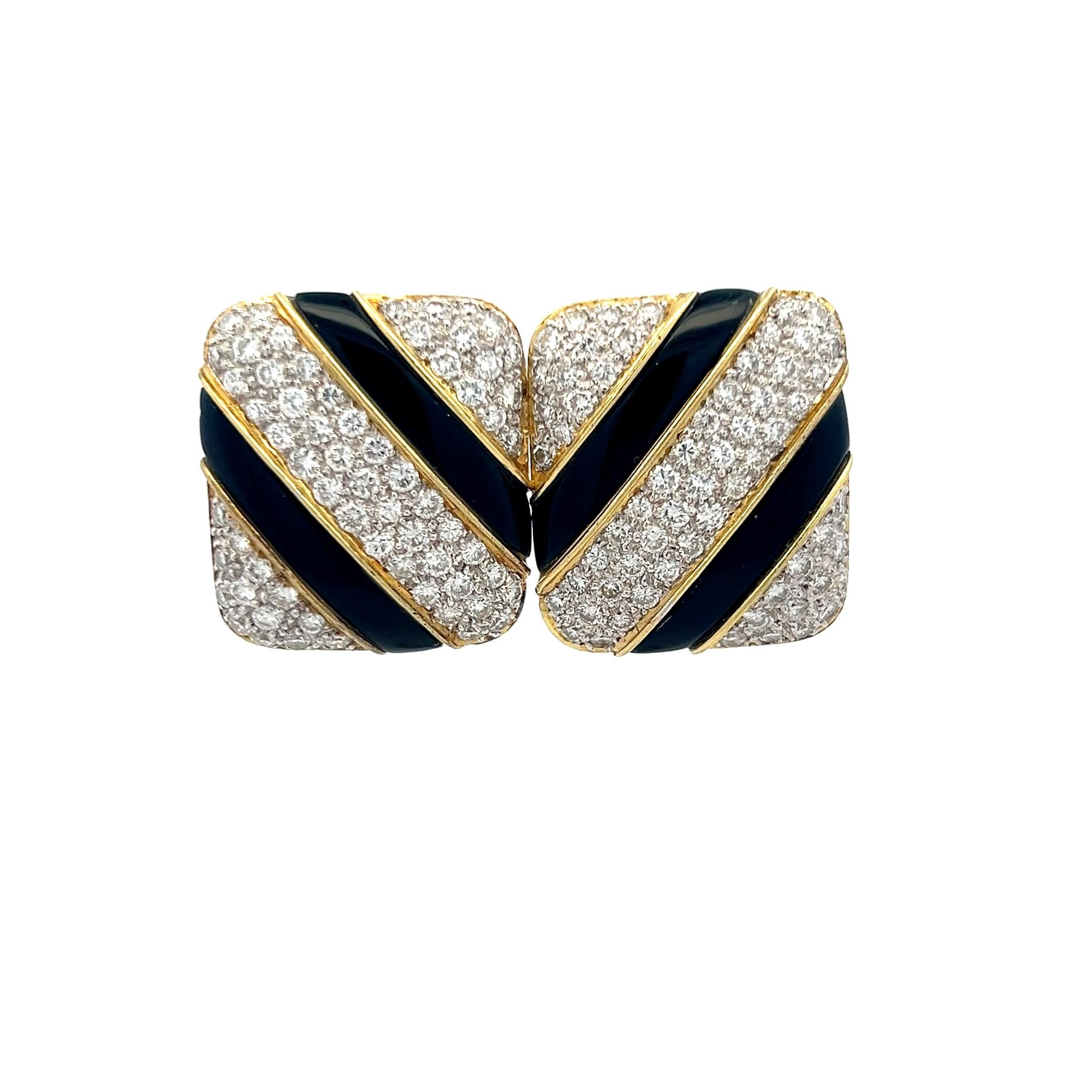 18K Yellow Gold Clip On Earrings with 2.5 Carat Round G VS Diamonds 33.62 Grams