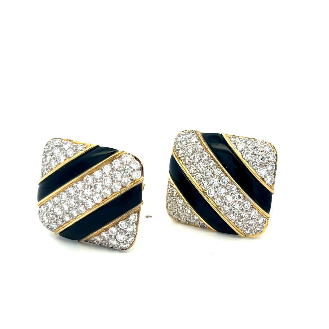 18K Yellow Gold Clip On Earrings with 2.5 Carat Round G VS Diamonds 33.62 Grams