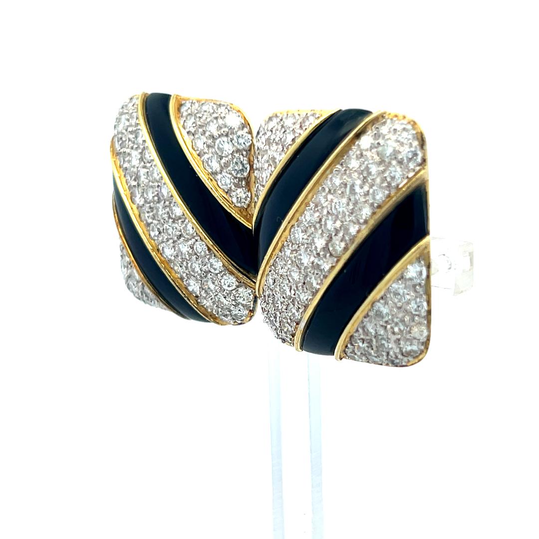 18K Yellow Gold Clip On Earrings with 2.5 Carat Round G VS Diamonds 33.62 Grams