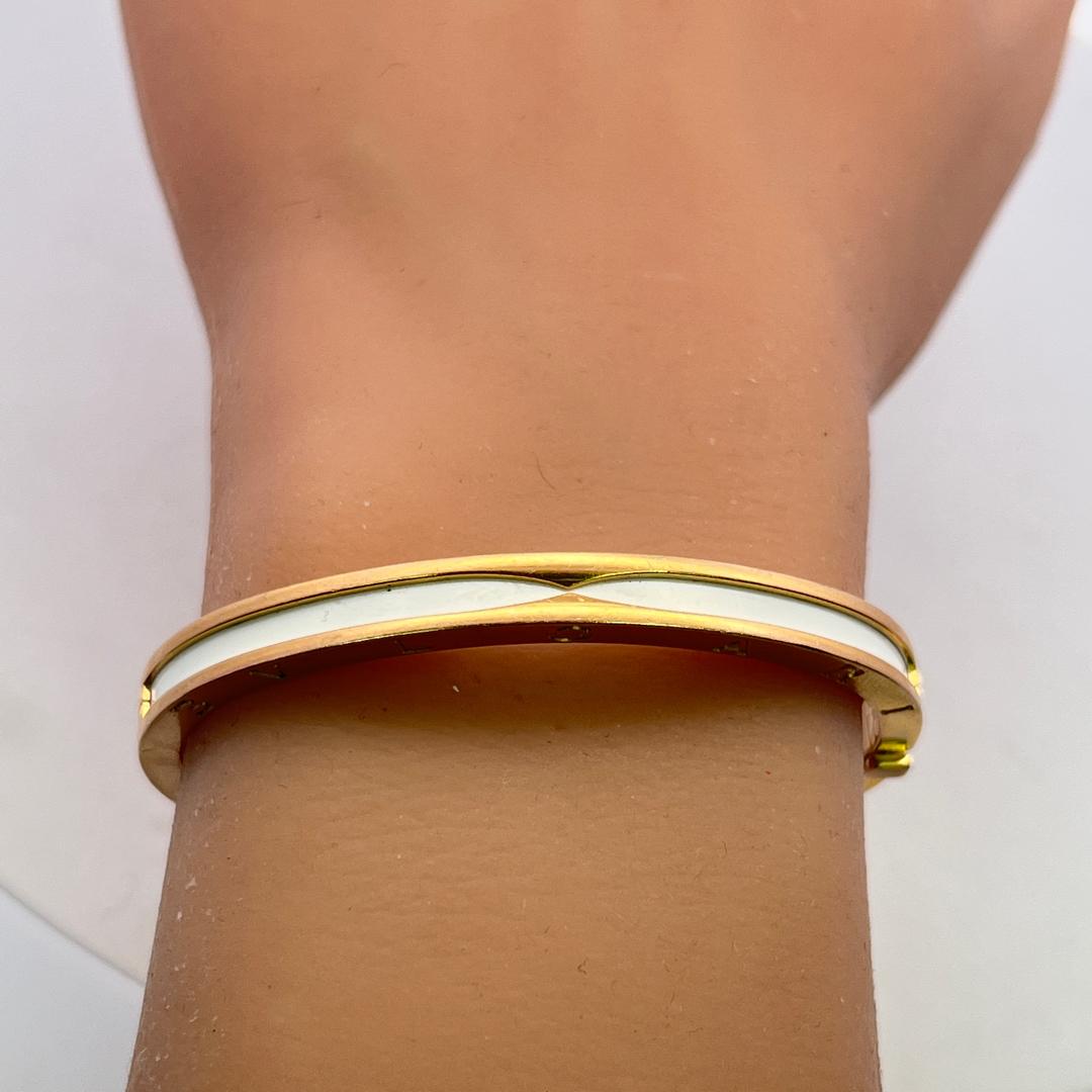 Bvlgari Vintage 18 Karat Yellow Gold Bangle Bracelet 27.31 Grams Size 5.75