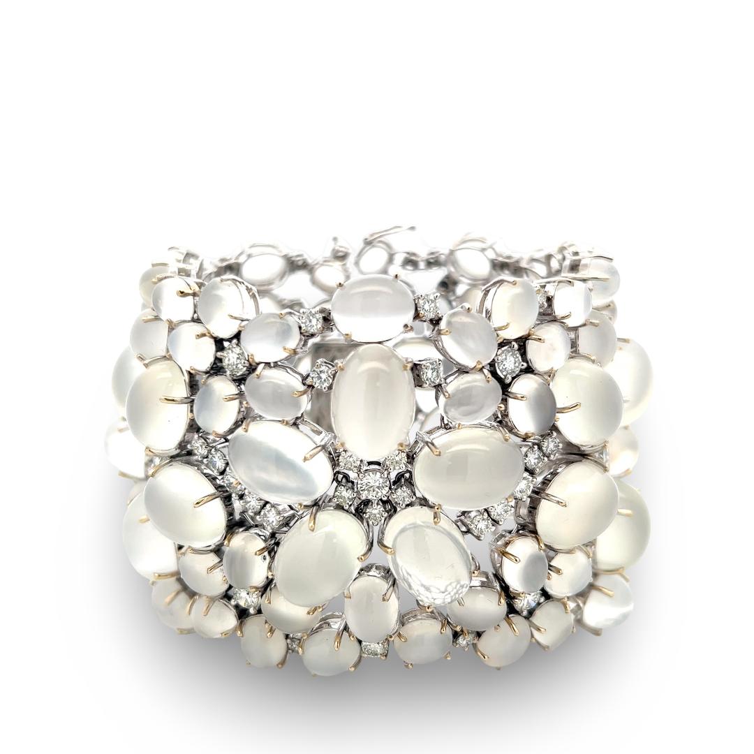 18K White Gold Link Bracelet with 10ct Round G VS Diamonds & Moonstone Gems