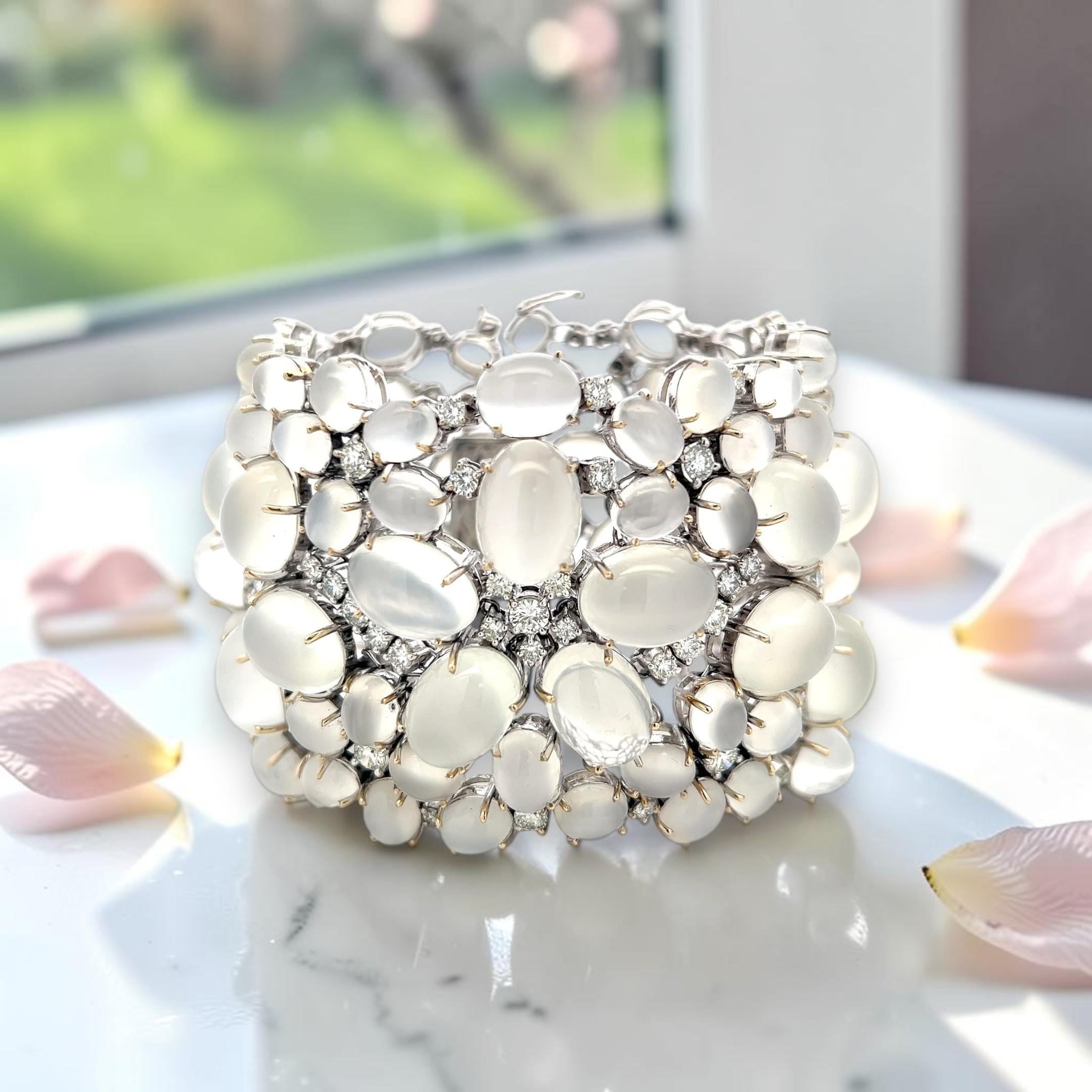 18K White Gold Link Bracelet with 10ct Round G VS Diamonds & Moonstone Gems