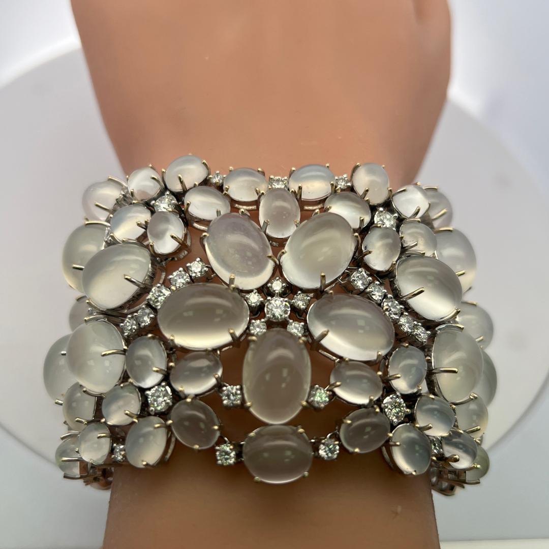 18K White Gold Link Bracelet with 10ct Round G VS Diamonds & Moonstone Gems