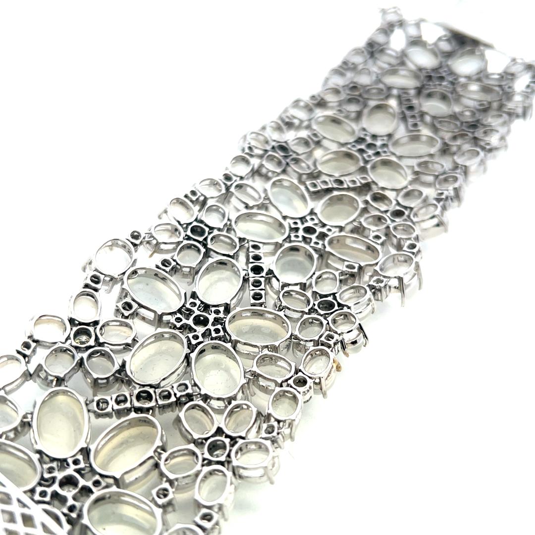 18K White Gold Link Bracelet with 10ct Round G VS Diamonds & Moonstone Gems