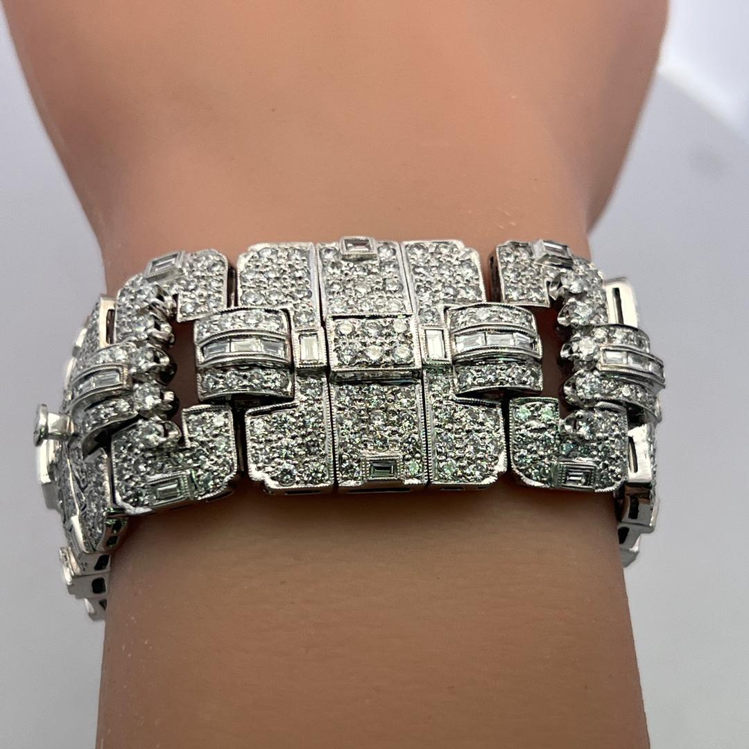 18K White Gold Art-Deco Bracelet with 17.61ct Round & Baguette H VS Diamonds