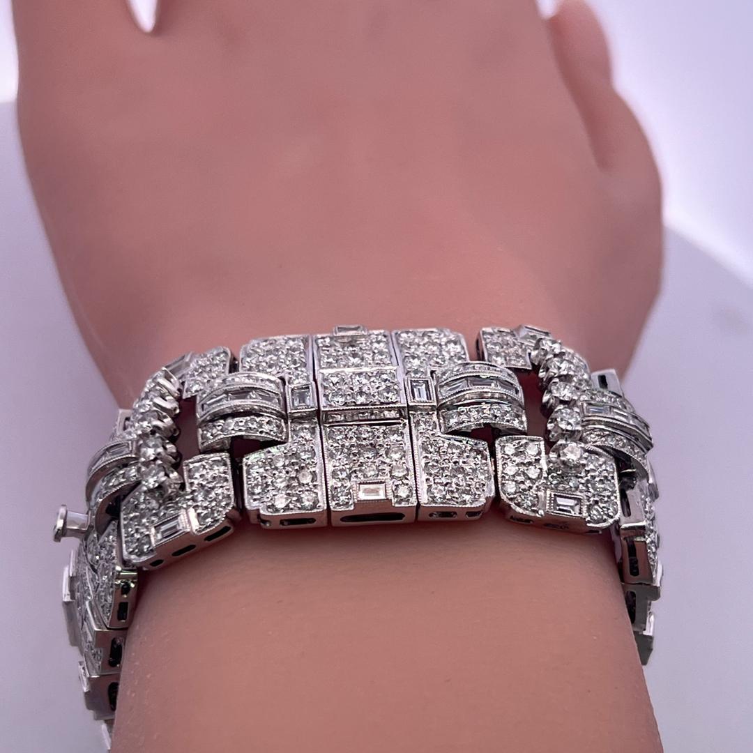 18K White Gold Art-Deco Bracelet with 17.61ct Round & Baguette H VS Diamonds