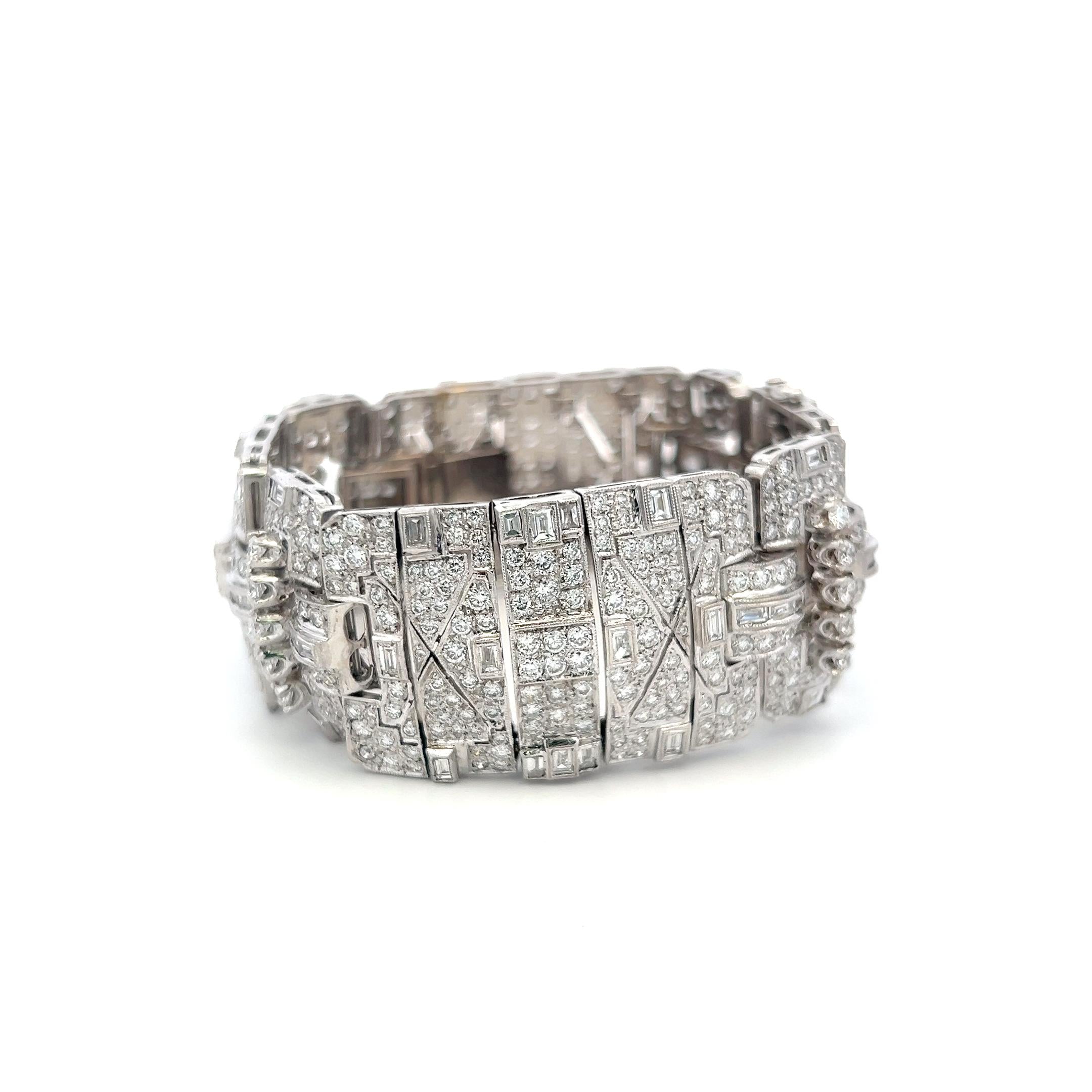 18K White Gold Art-Deco Bracelet with 17.61ct Round & Baguette H VS Diamonds