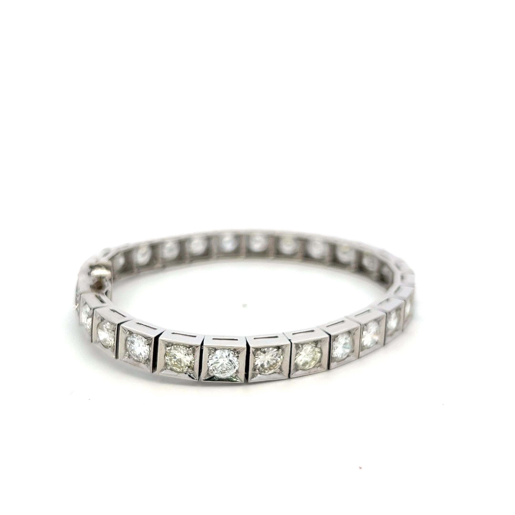 Vintage Style Platinum Tennis Bracelet with 10.64 Carat G VS Diamonds 26.3 Grams