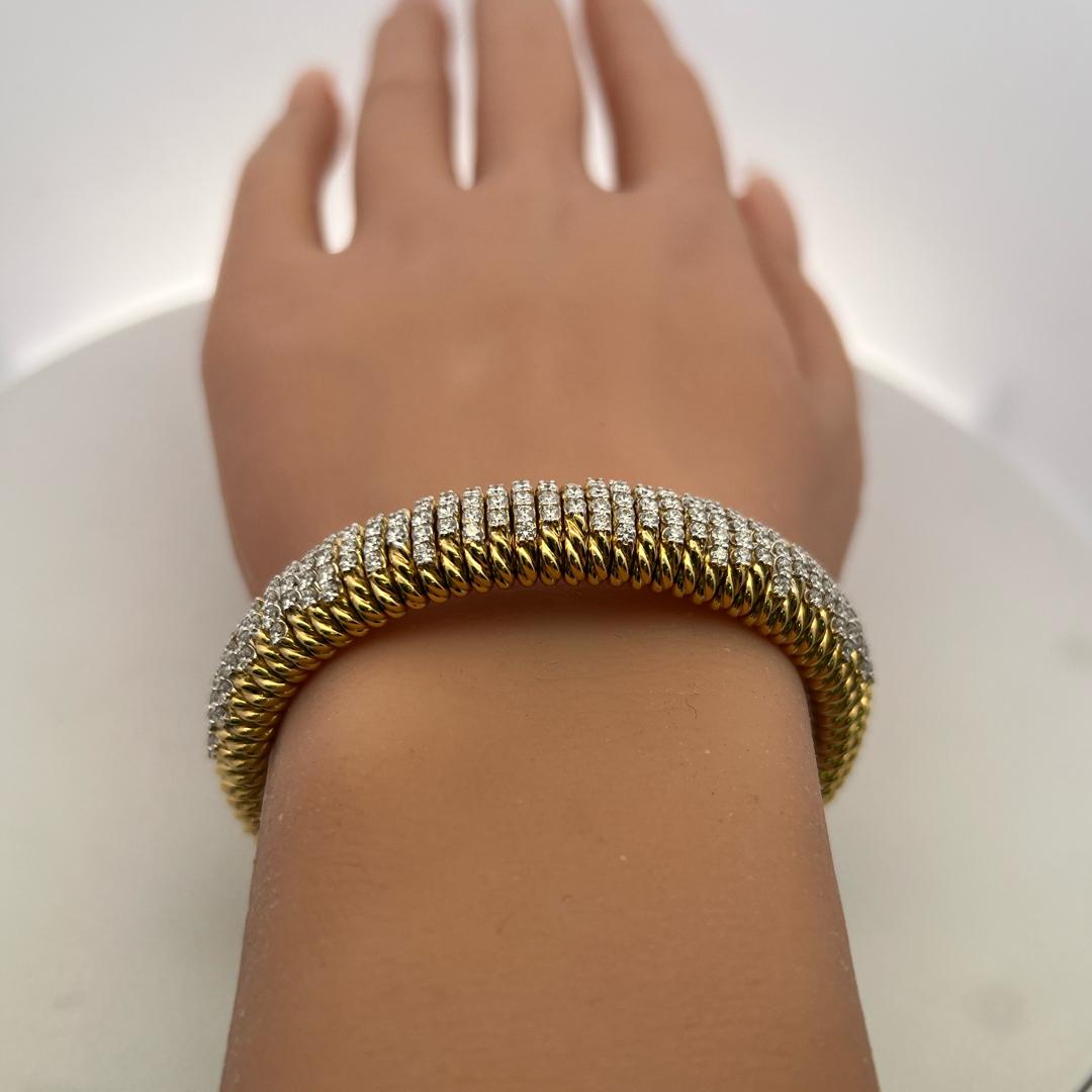 David Yurman 18K Yellow Gold Bangle Bracelet with 4.2ct Round G VS Diamonds