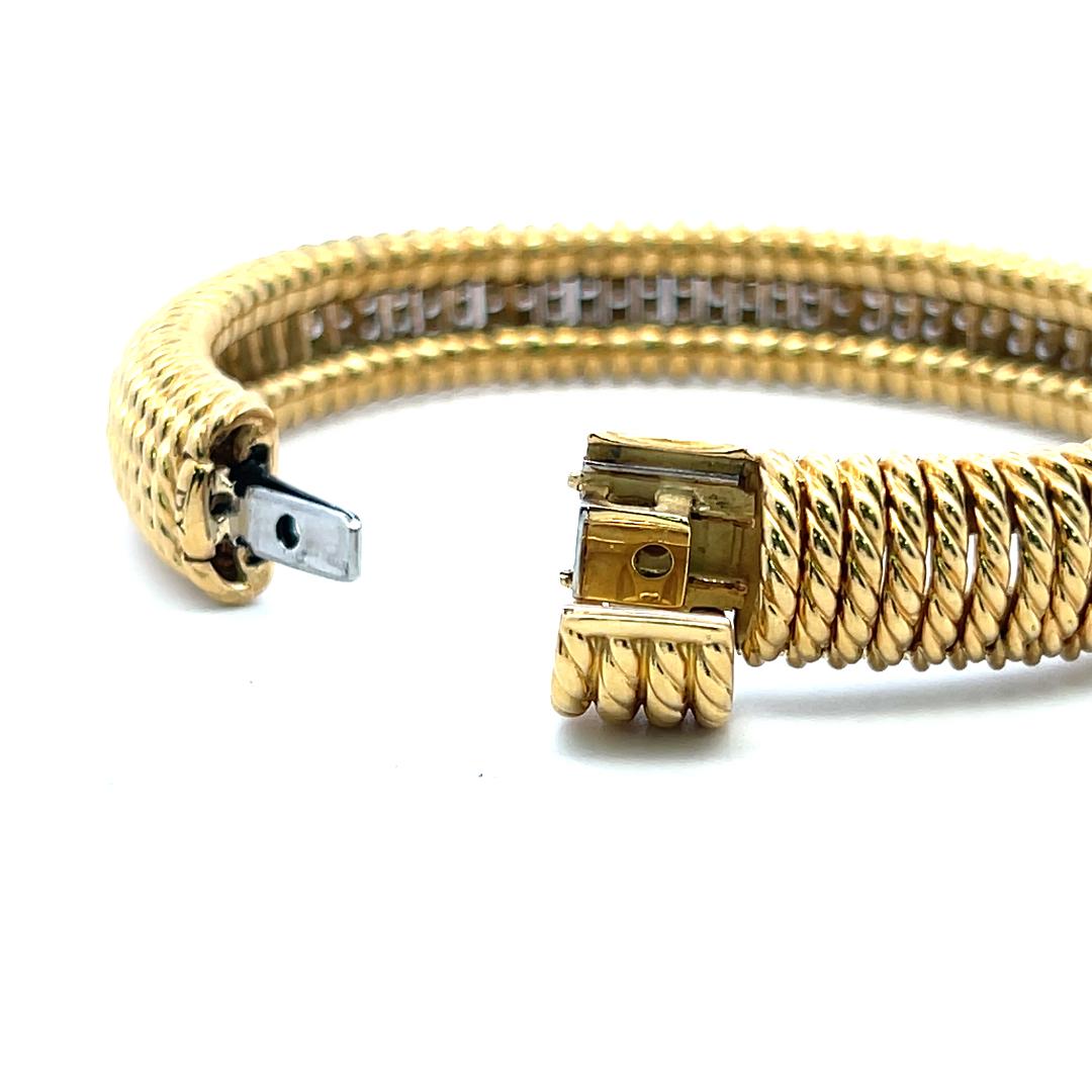 David Yurman 18K Yellow Gold Bangle Bracelet with 4.2ct Round G VS Diamonds