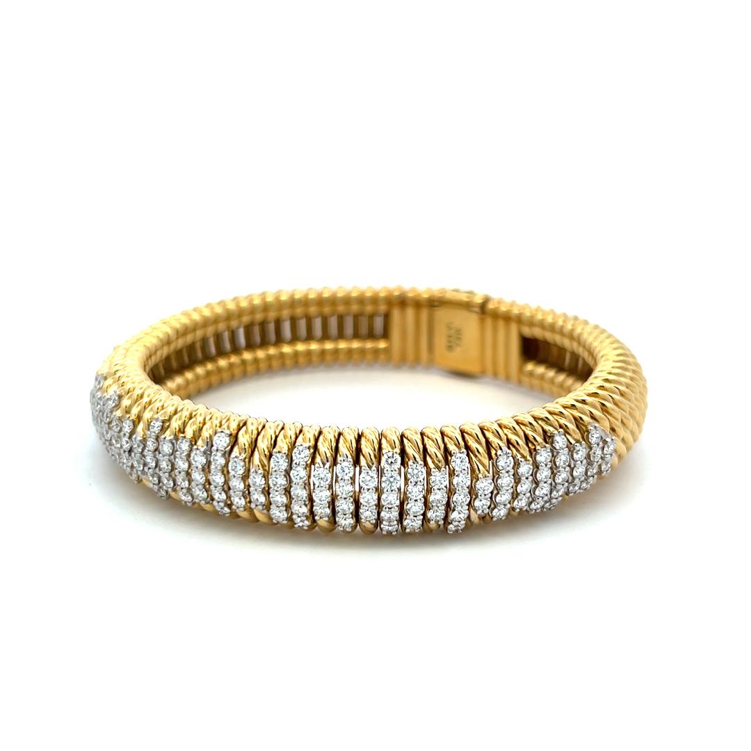 David Yurman 18K Yellow Gold Bangle Bracelet with 4.2ct Round G VS Diamonds