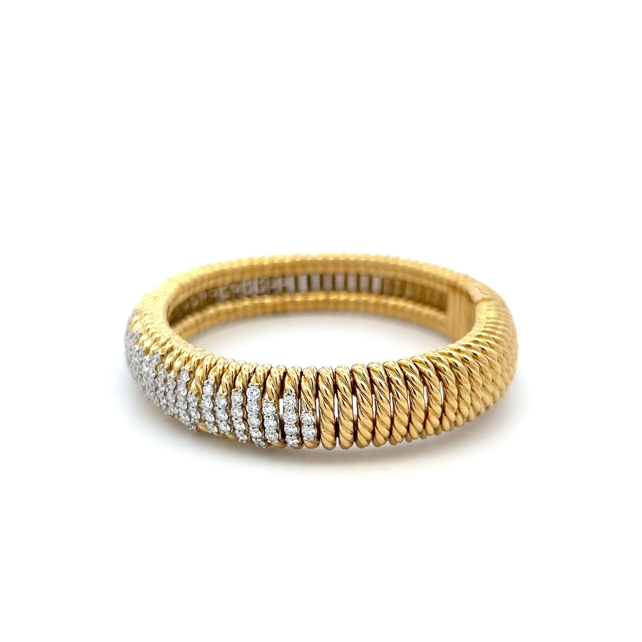 David Yurman 18K Yellow Gold Bangle Bracelet with 4.2ct Round G VS Diamonds