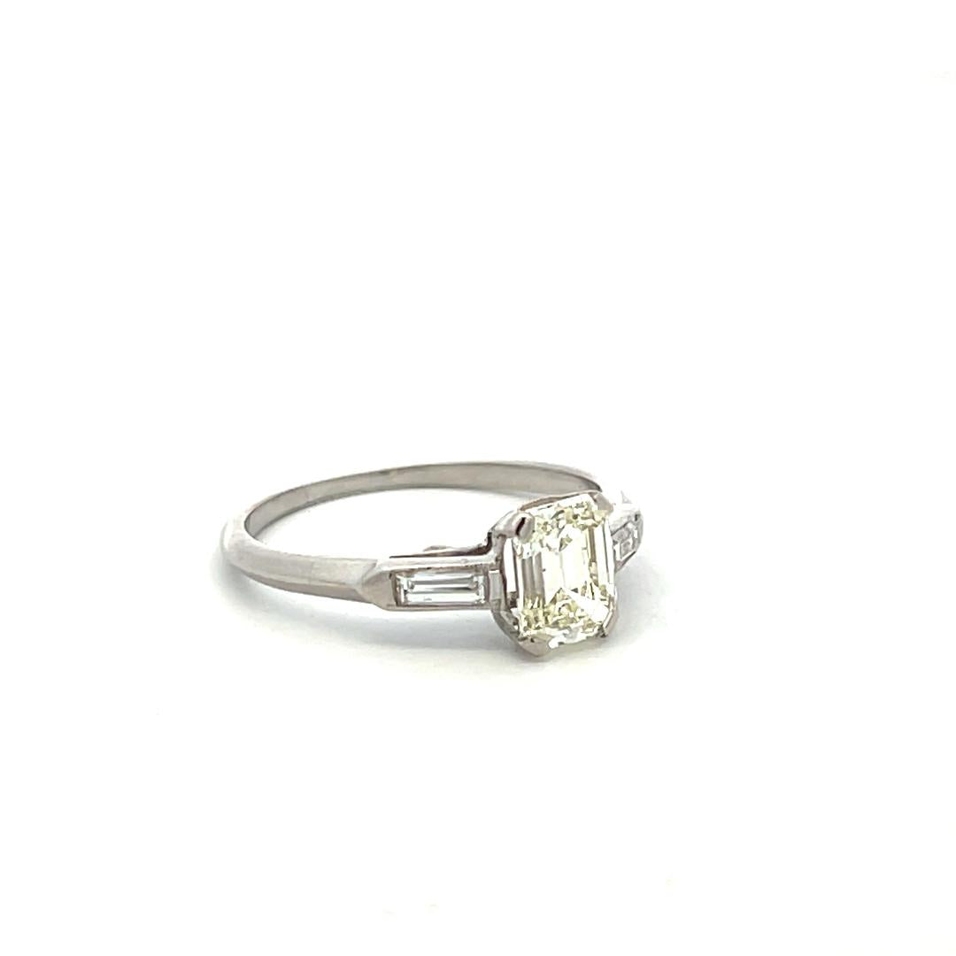 Platinum Art Deco Ring with 1 Carat Emerald & Baguette Shaped Diamonds N-SI1 GIA