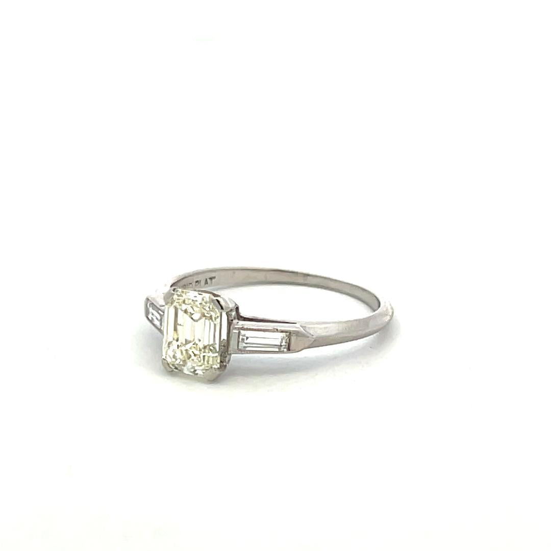 Platinum Art Deco Ring with 1 Carat Emerald & Baguette Shaped Diamonds N-SI1 GIA