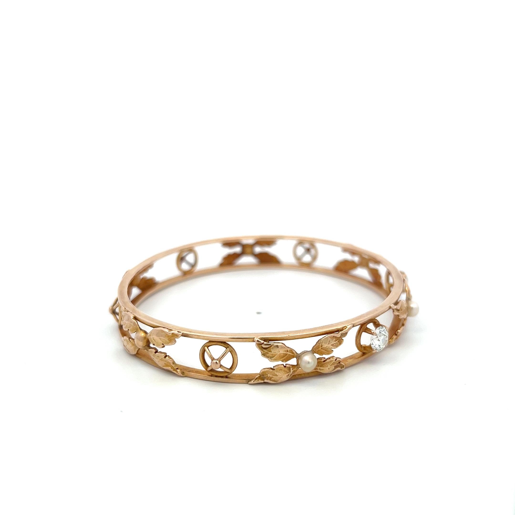 14K Yellow Gold Bangle Bracelet with 1.05 Carat Round H SI Diamonds 3.6mm Pearls