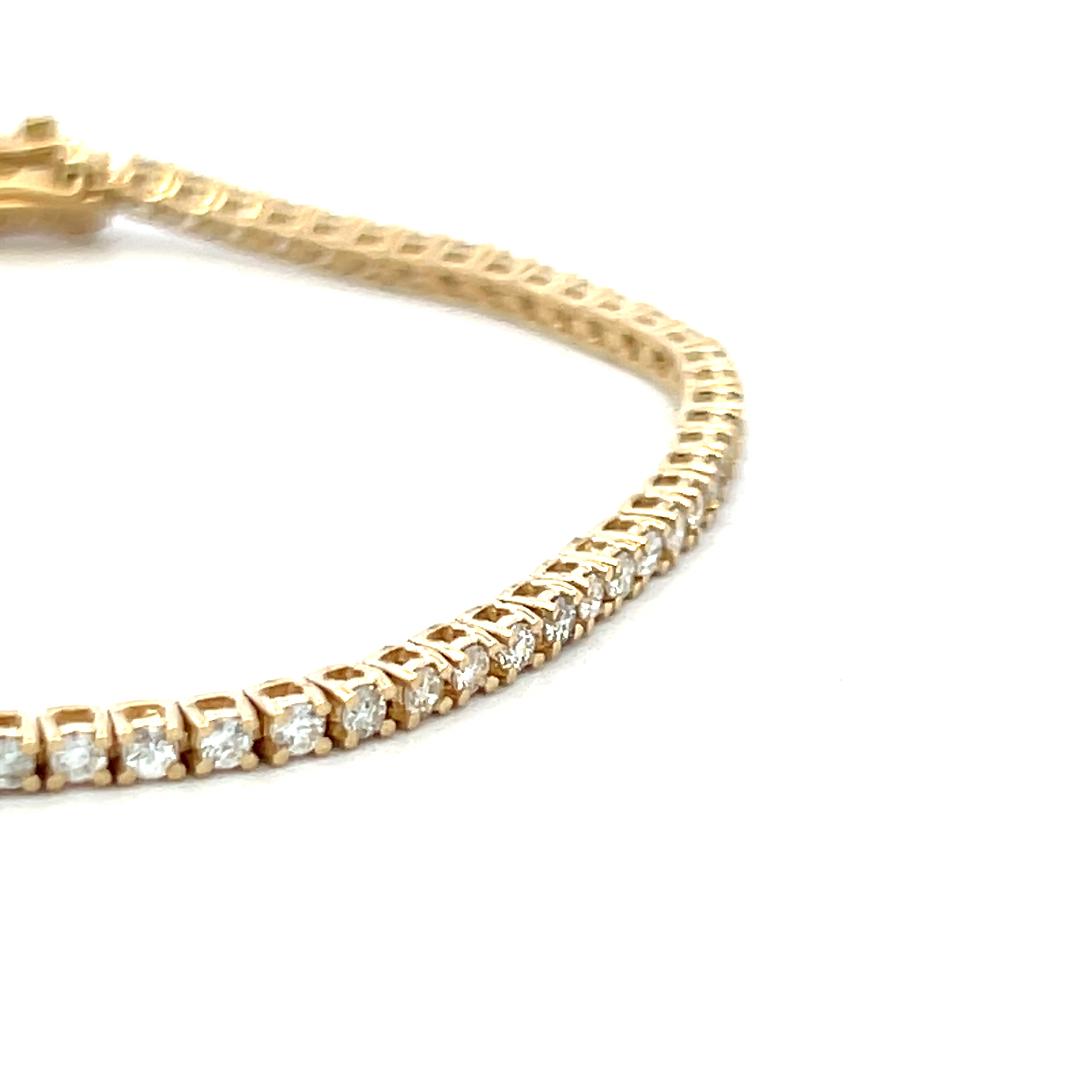 Vintage 14K Yellow Gold Tennis Bracelet with 1.77 Carat Round Diamonds