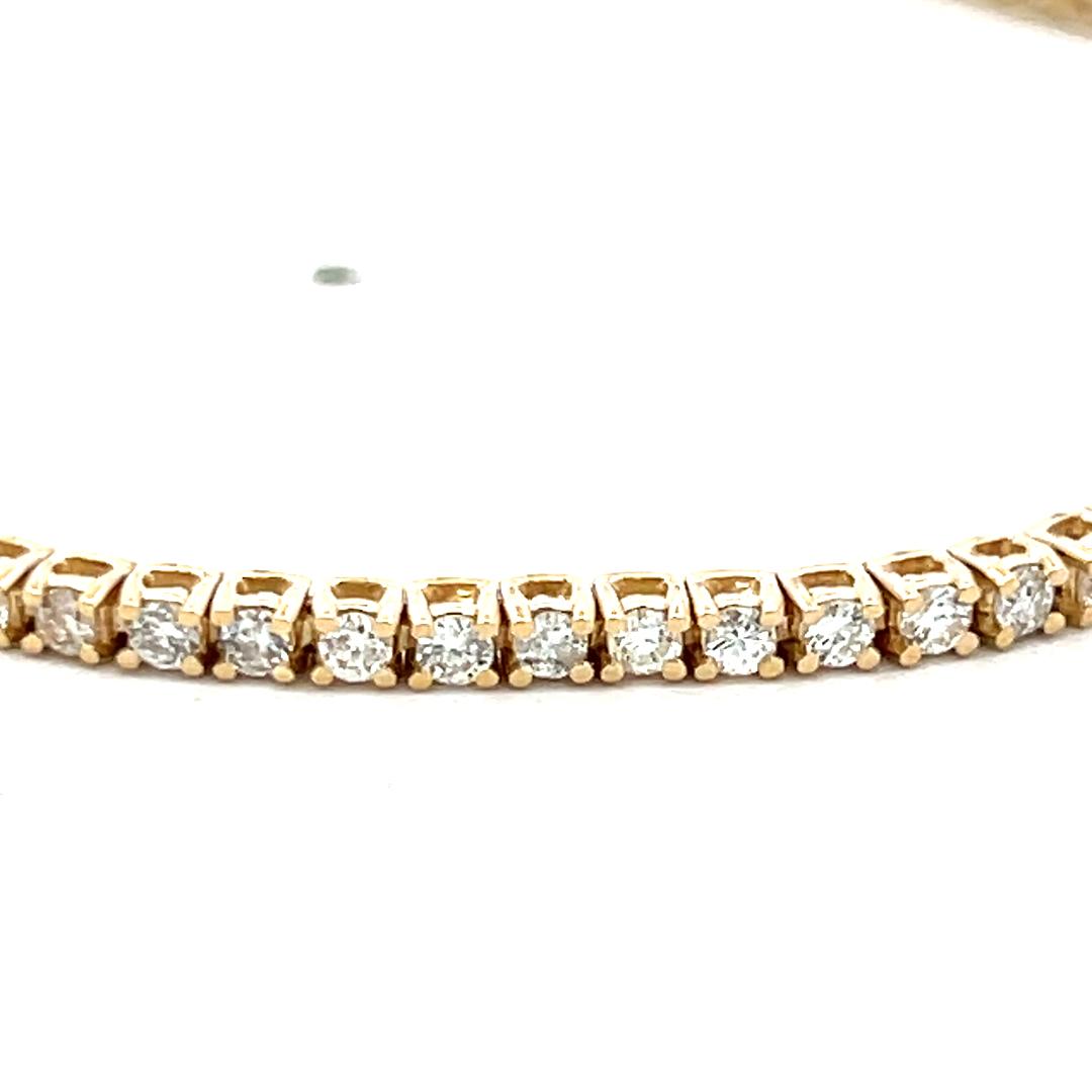 Vintage 14K Yellow Gold Tennis Bracelet with 1.77 Carat Round Diamonds