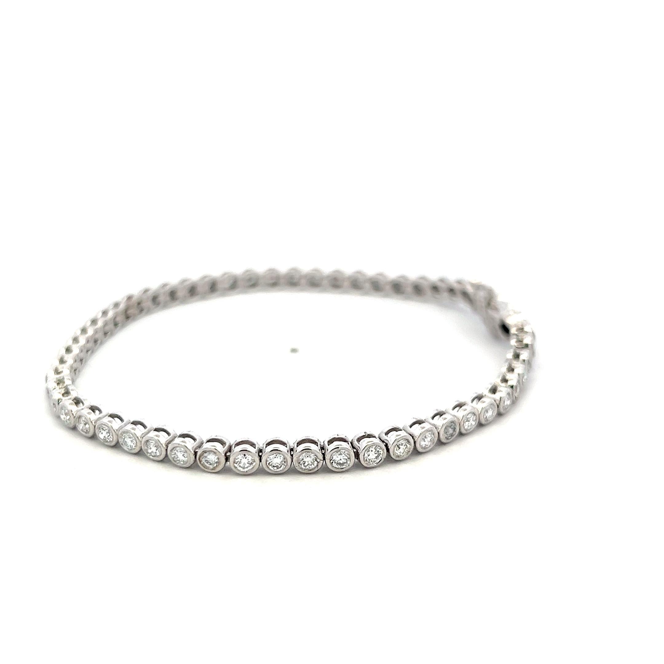 Vintage 14K White Gold Tennis Bracelet with 1.92 Carat Round Diamonds 9.51 Grams