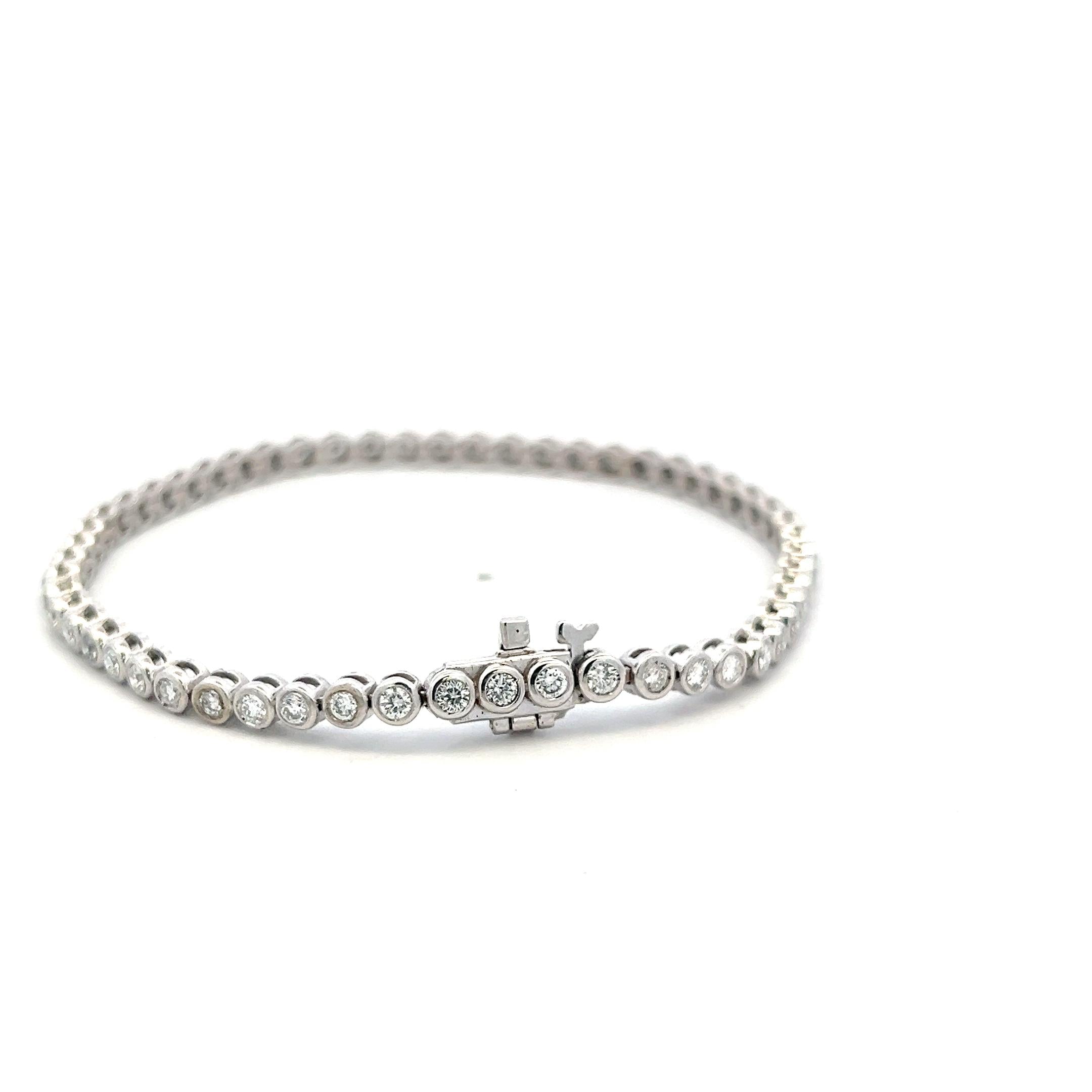 Vintage 14K White Gold Tennis Bracelet with 1.92 Carat Round Diamonds 9.51 Grams